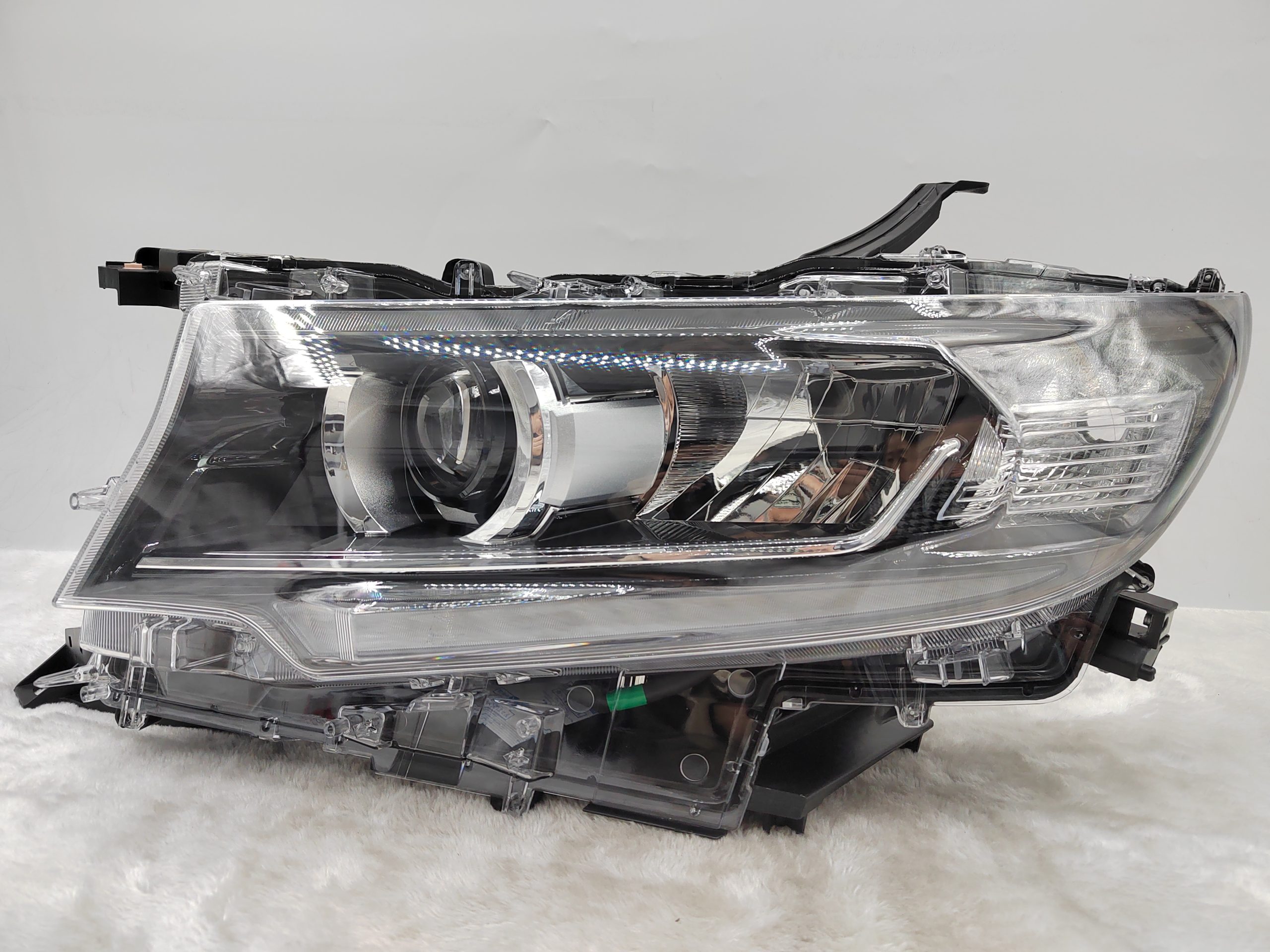 TOYOTA LANDCRUISER PRADO 150 GDJ150R 2018-2022 LED L.H.S HEADLIGHT ASSEMBLY