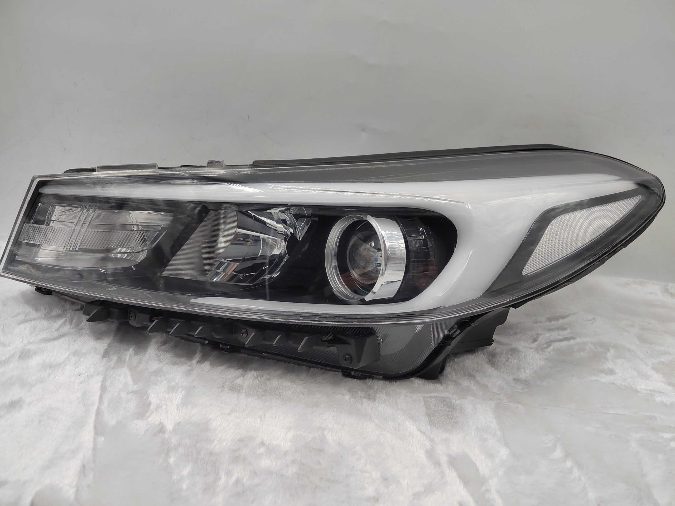 KIA CERATO 2016-2017 HALOGEN L.H.S HEADLIGHT ASSEMBLY