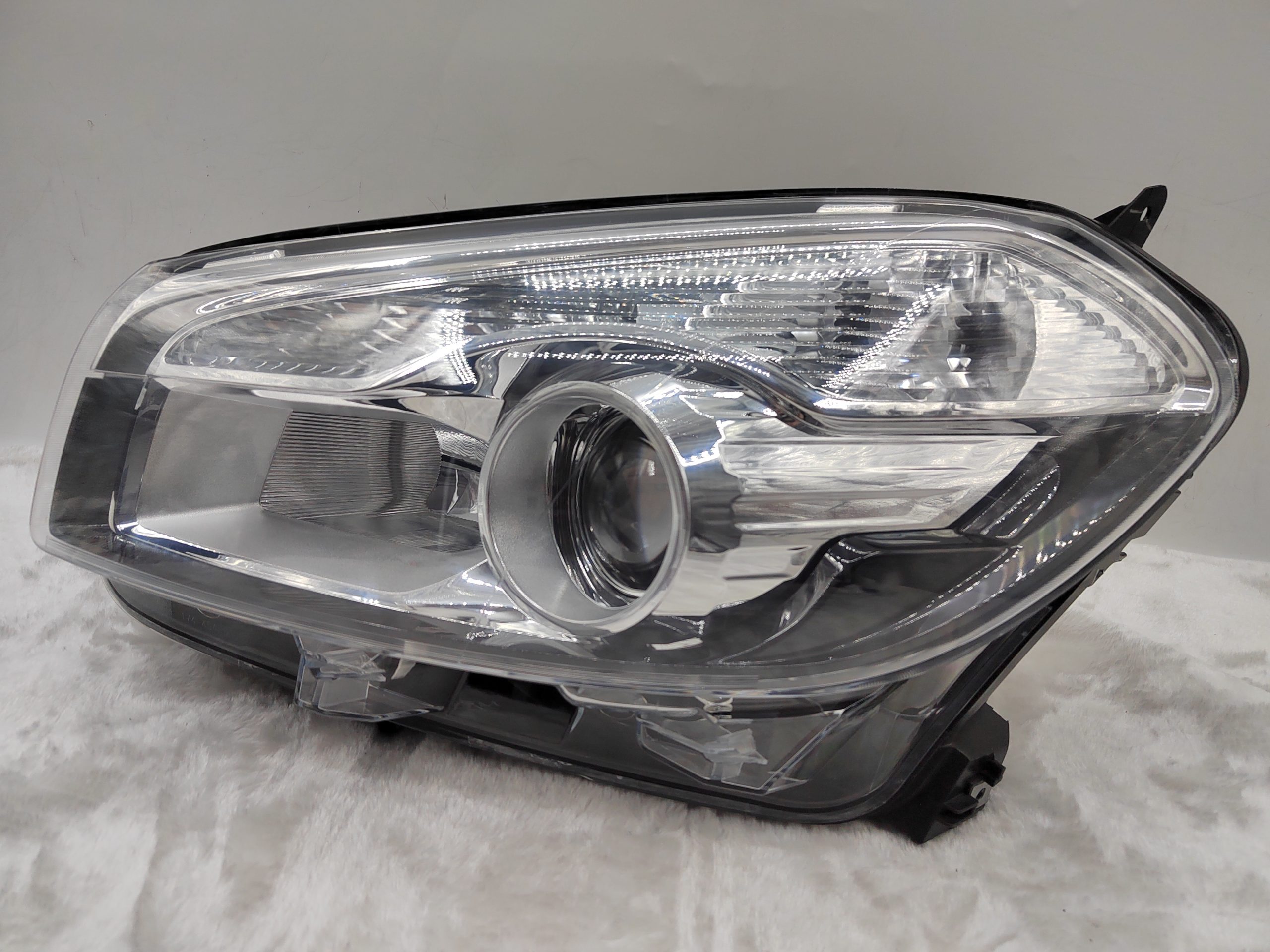 NISSAN DUALIS 2010-2013 HALOGEN L.H.S HEADLIGHT ASSEMBLY