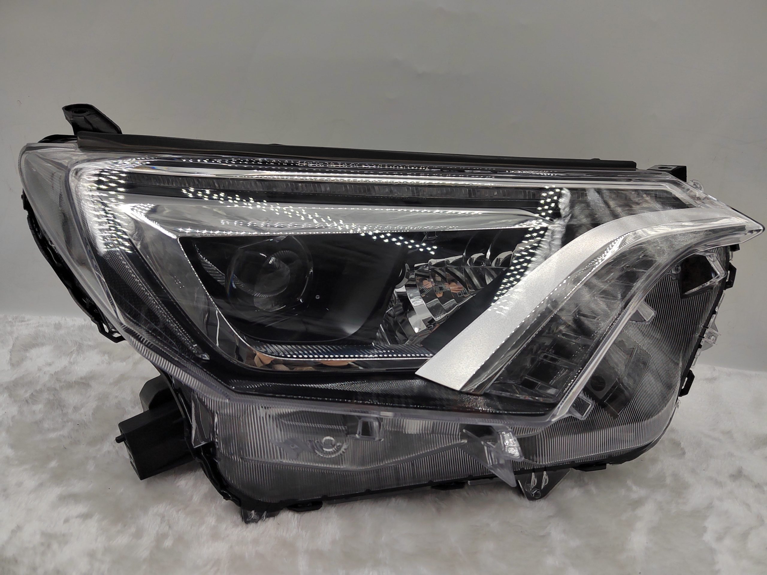 TOYOTA RAV4 4.5 XA40 2016-2018 LED R.H.S HEADLIGHT ASSEMBLY