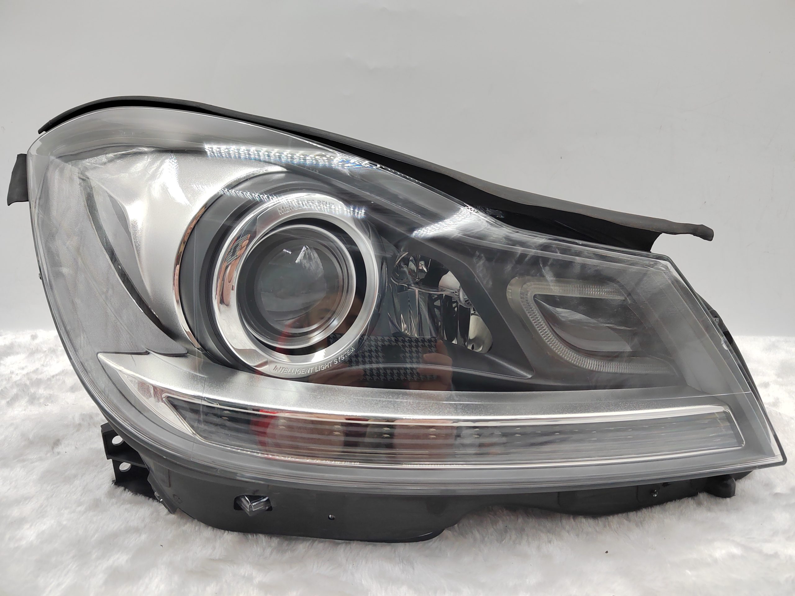 MERCEDES-BENZ C-CLASS W204 2012-2013 XENON R.H.S HEADLIGHT ASSEMBLY