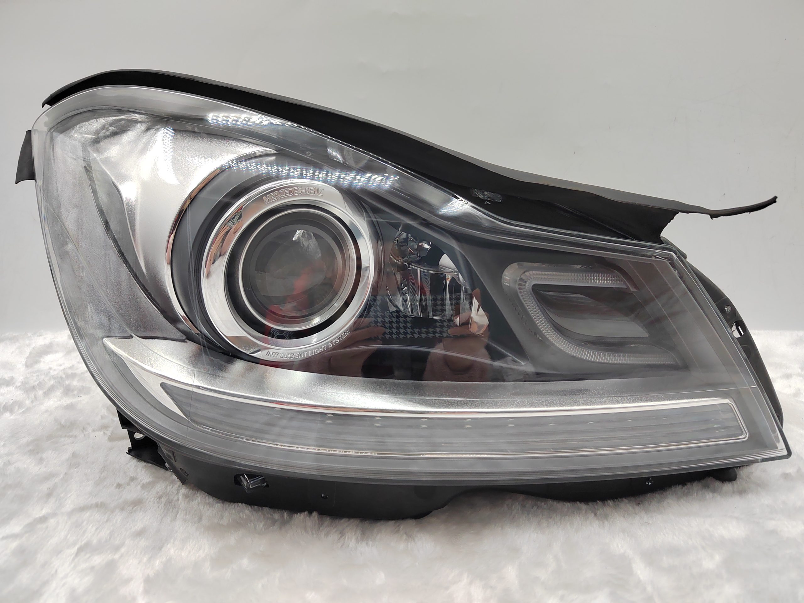 MERCEDES-BENZ C-CLASS W204 2012-2013 XENON R.H.S HEADLIGHT ASSEMBLY