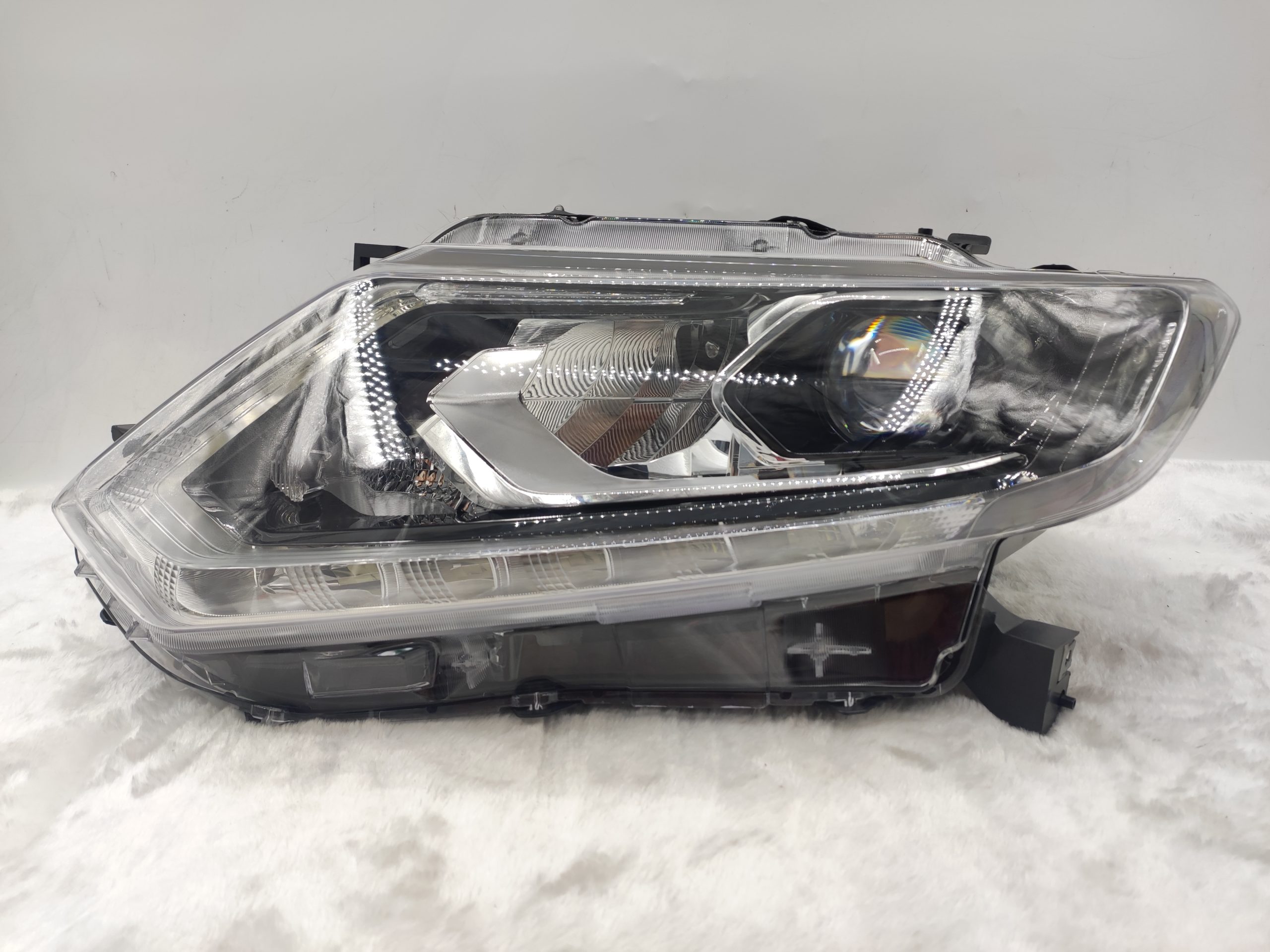 NISSAN X-TRAIL 2014-2016 LED L.H.S HEADLIGHT ASSEMBLY
