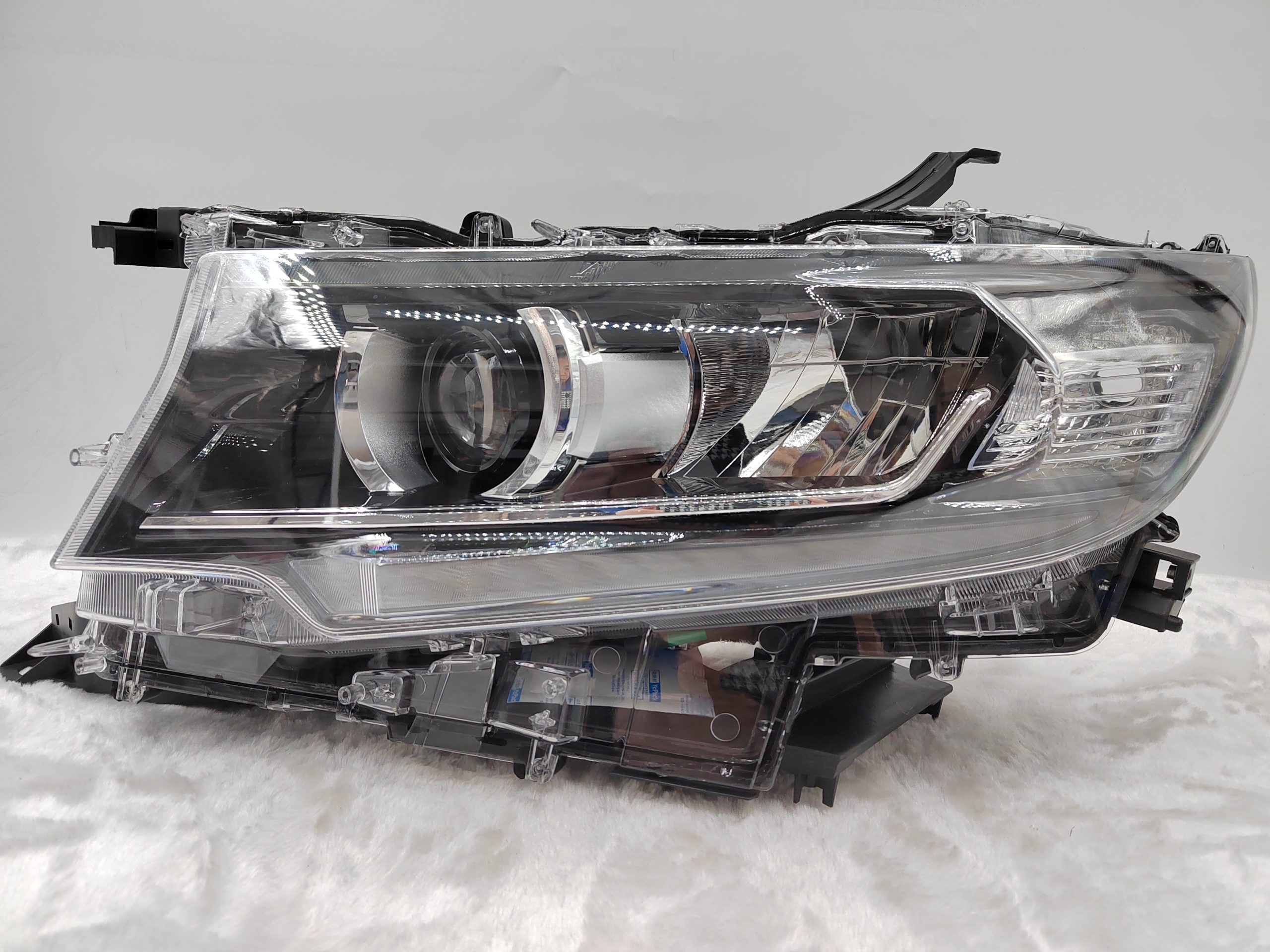 TOYOTA LANDCRUISER PRADO 150 GDJ150R 2018-2022 LED L.H.S HEADLIGHT ASSEMBLY