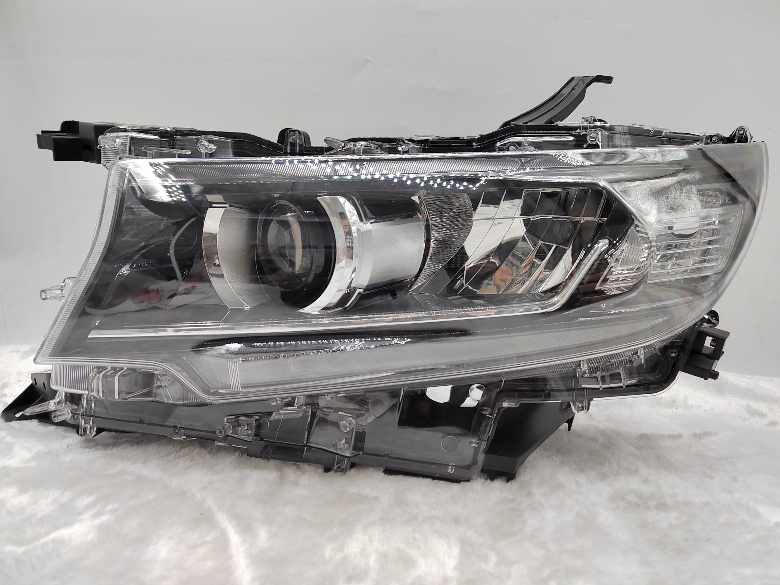 TOYOTA LANDCRUISER PRADO 150 GDJ150R 2018-2022 LED L.H.S HEADLIGHT ASSEMBLY