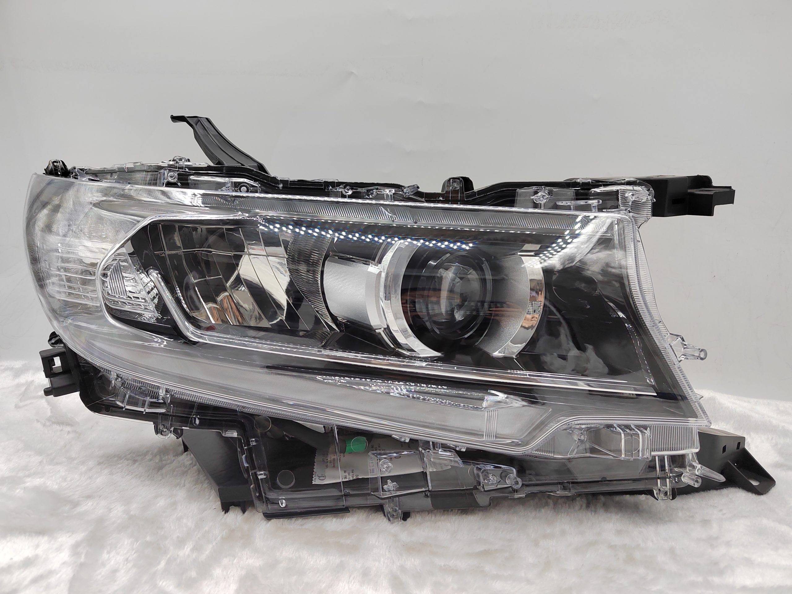 TOYOTA LANDCRUISER PRADO 150 GDJ150R 2018-2022 LED R.H.S HEADLIGHT ASSEMBLY