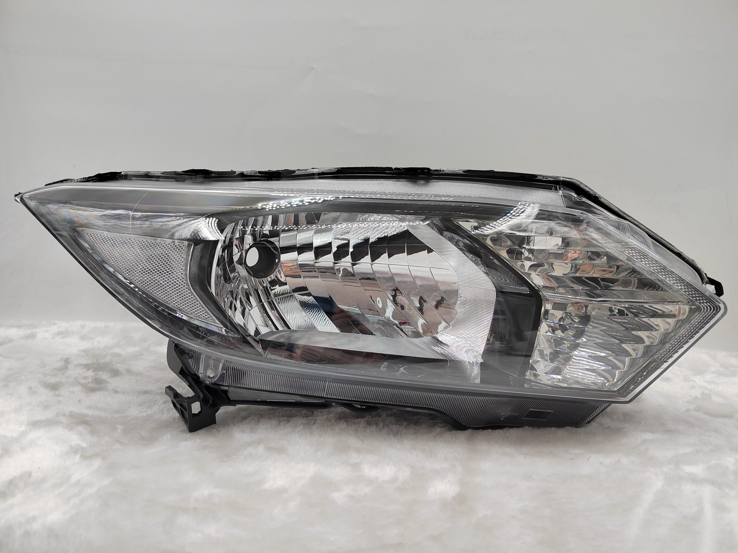 HONDA HR-V 2015-2018 HALOGEN R.H.S HEADLIGHT ASSEMBLY