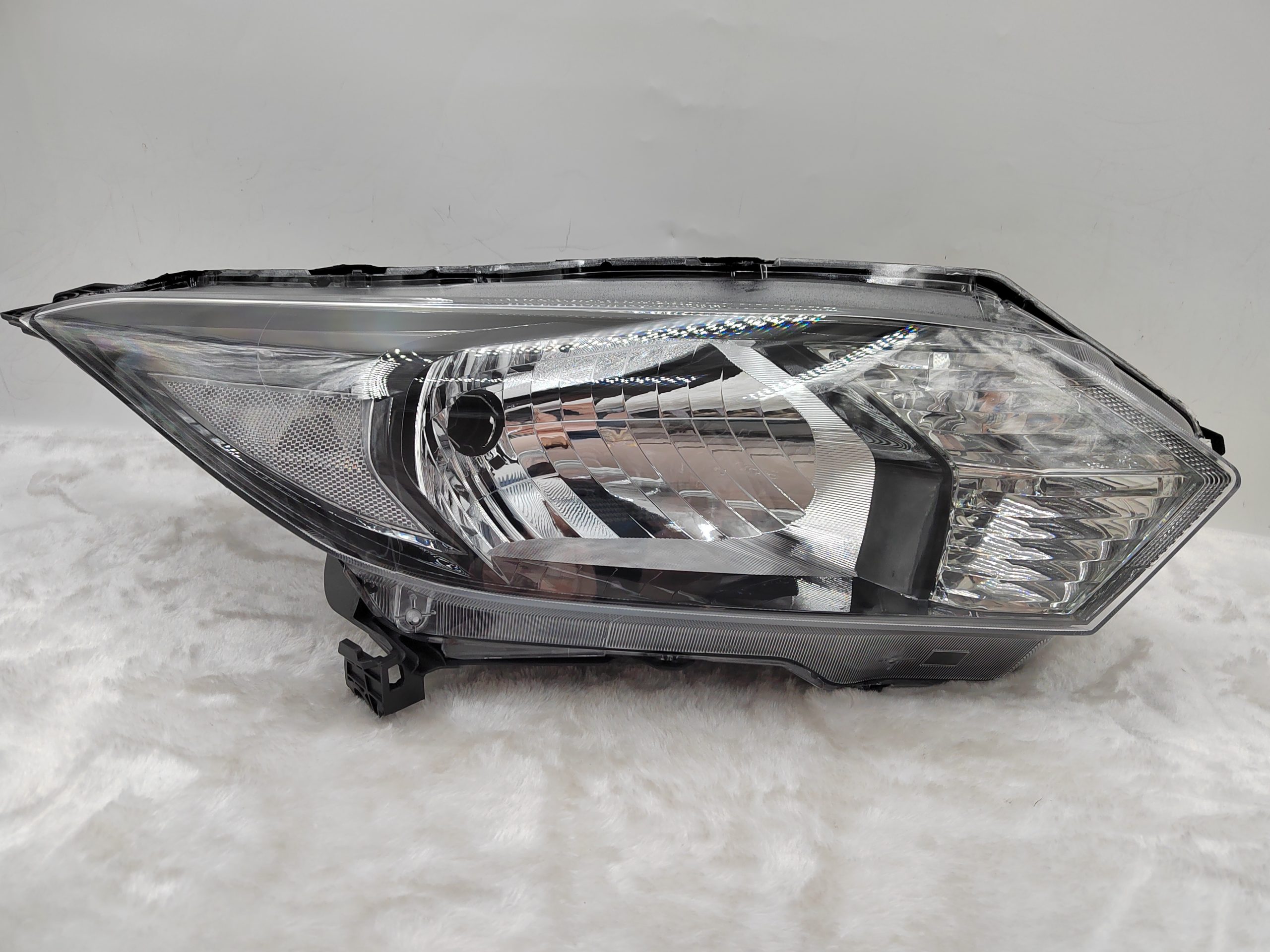 HONDA HR-V 2015-2018 HALOGEN R.H.S HEADLIGHT ASSEMBLY