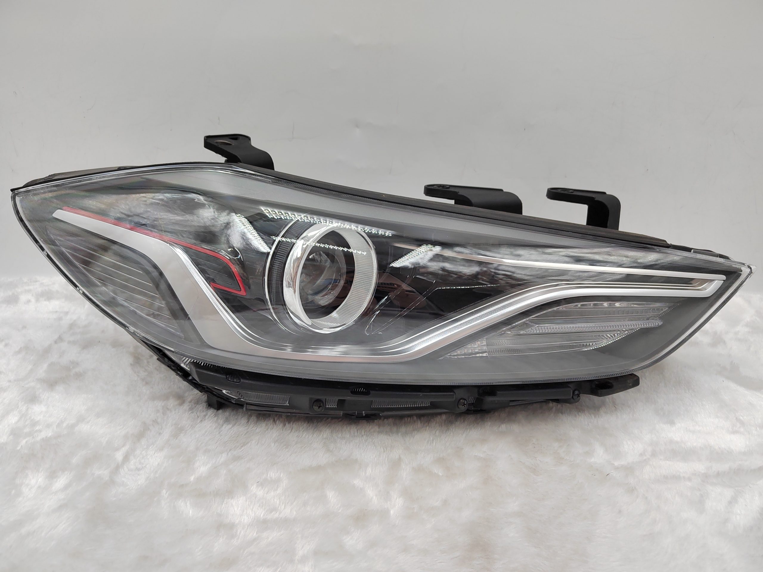 HYUNDAI ELANTRA AD 2017-2018 XENON R.H.S HEADLIGHT ASSEMBLY