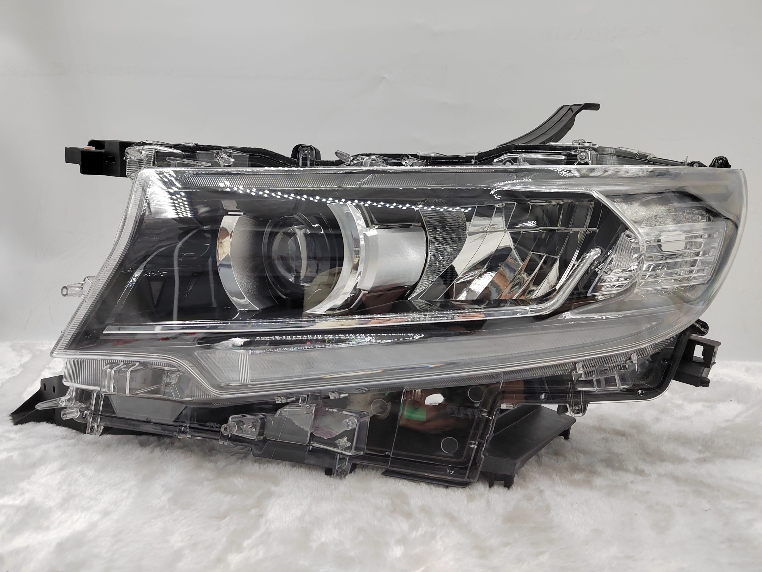 TOYOTA LANDCRUISER PRADO 150 GDJ150R 2018-2022 LED L.H.S HEADLIGHT ASSEMBLY
