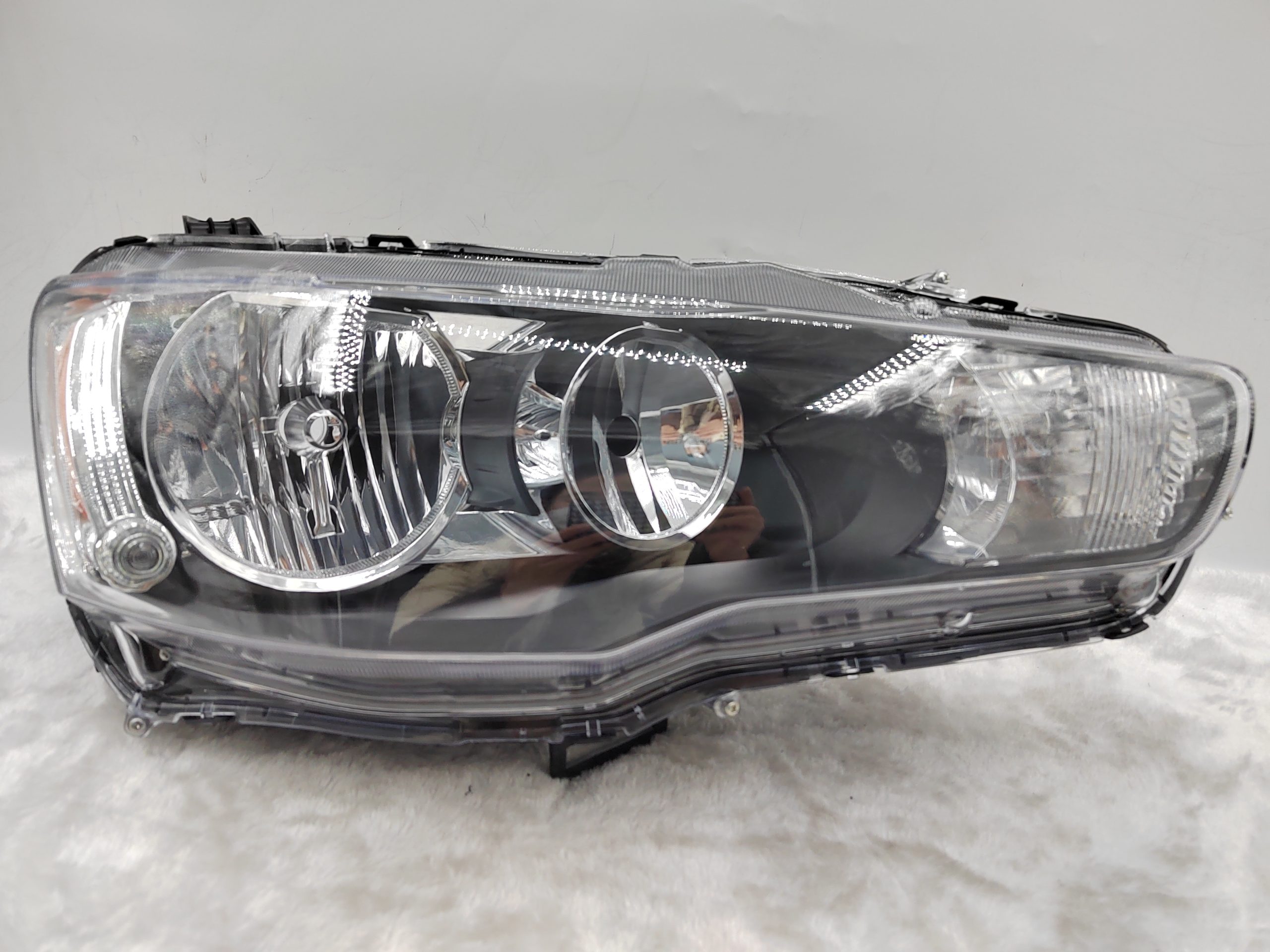 MITSUBISHI LANCER 2008-2018 HALOGEN R.H.S HEADLIGHT ASSEMBLY