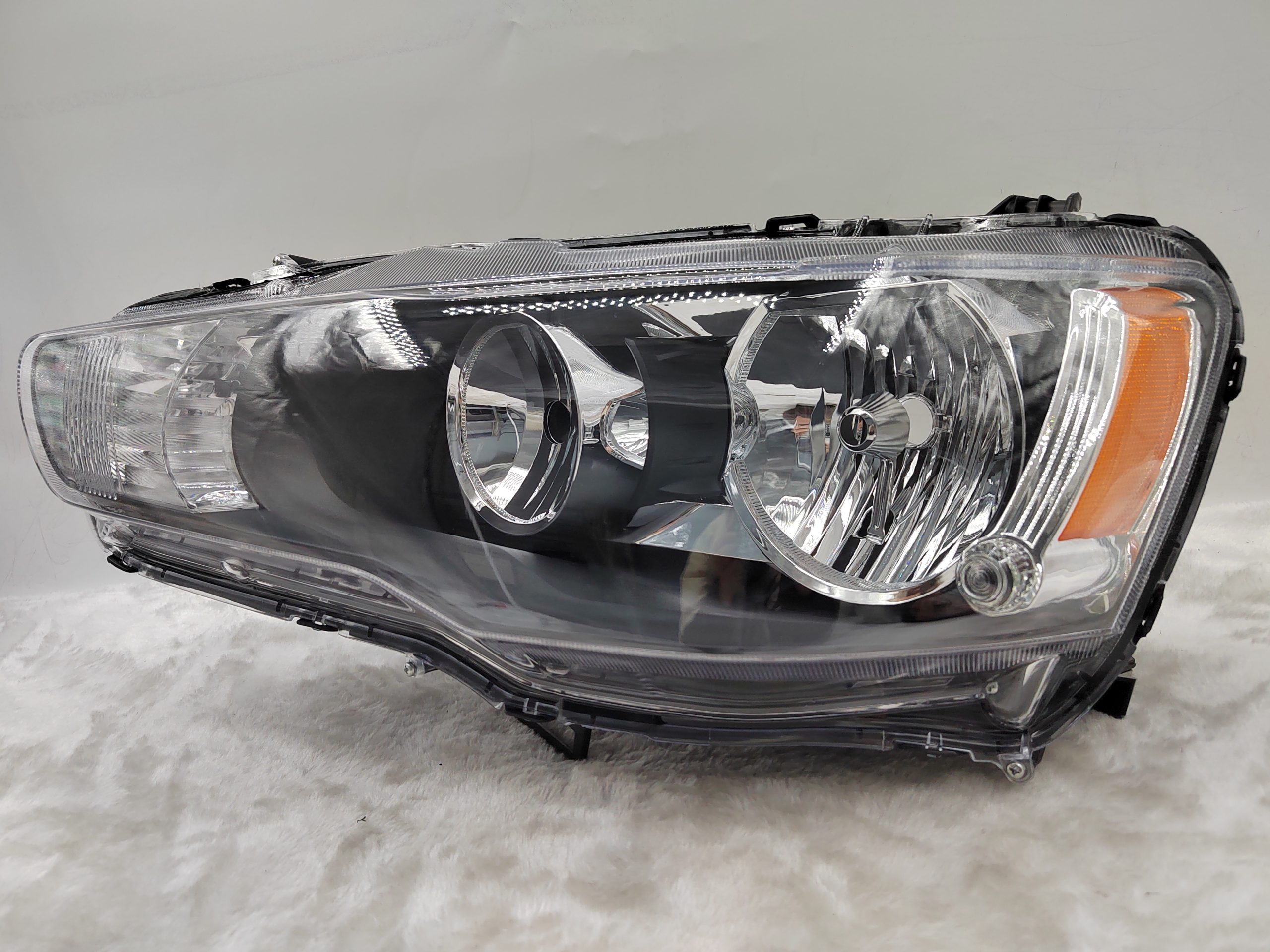 MITSUBISHI LANCER 2008-2018 HALOGEN L.H.S HEADLIGHT ASSEMBLY