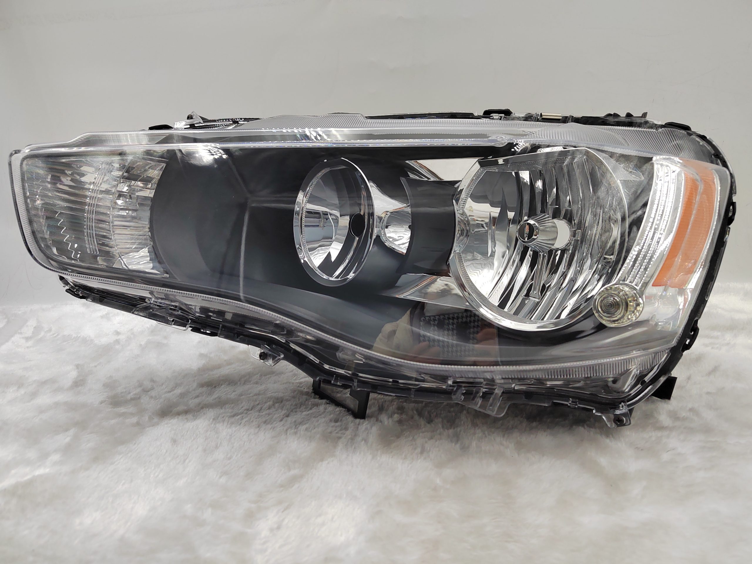 MITSUBISHI OUTLANDER 2009-2012 HALOGEN L.H.S HEADLIGHT ASSEMBLY