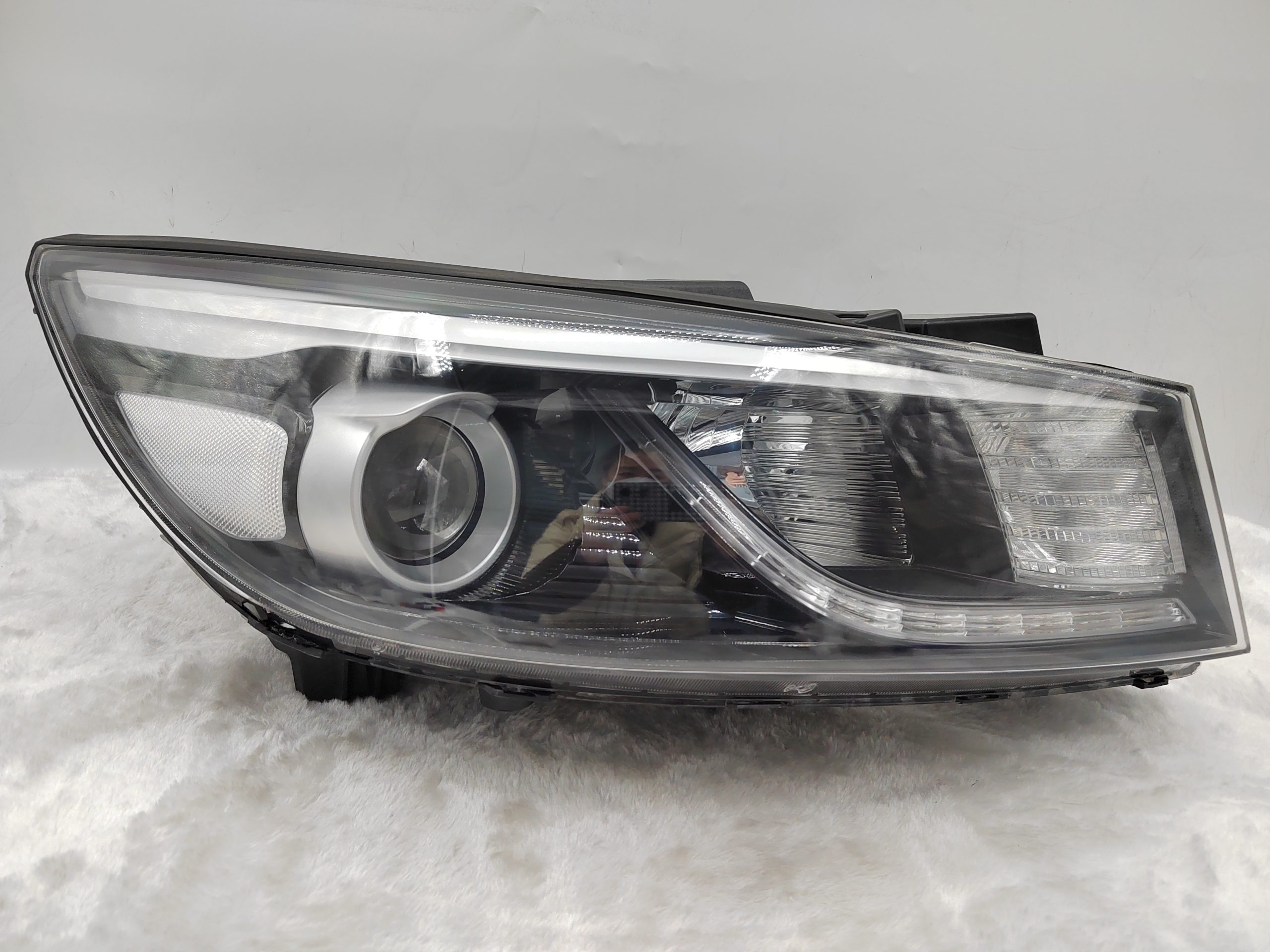 KIA CARNIVAL III 2015-2017 HALOGEN R.H.S HEADLIGHT ASSEMBLY