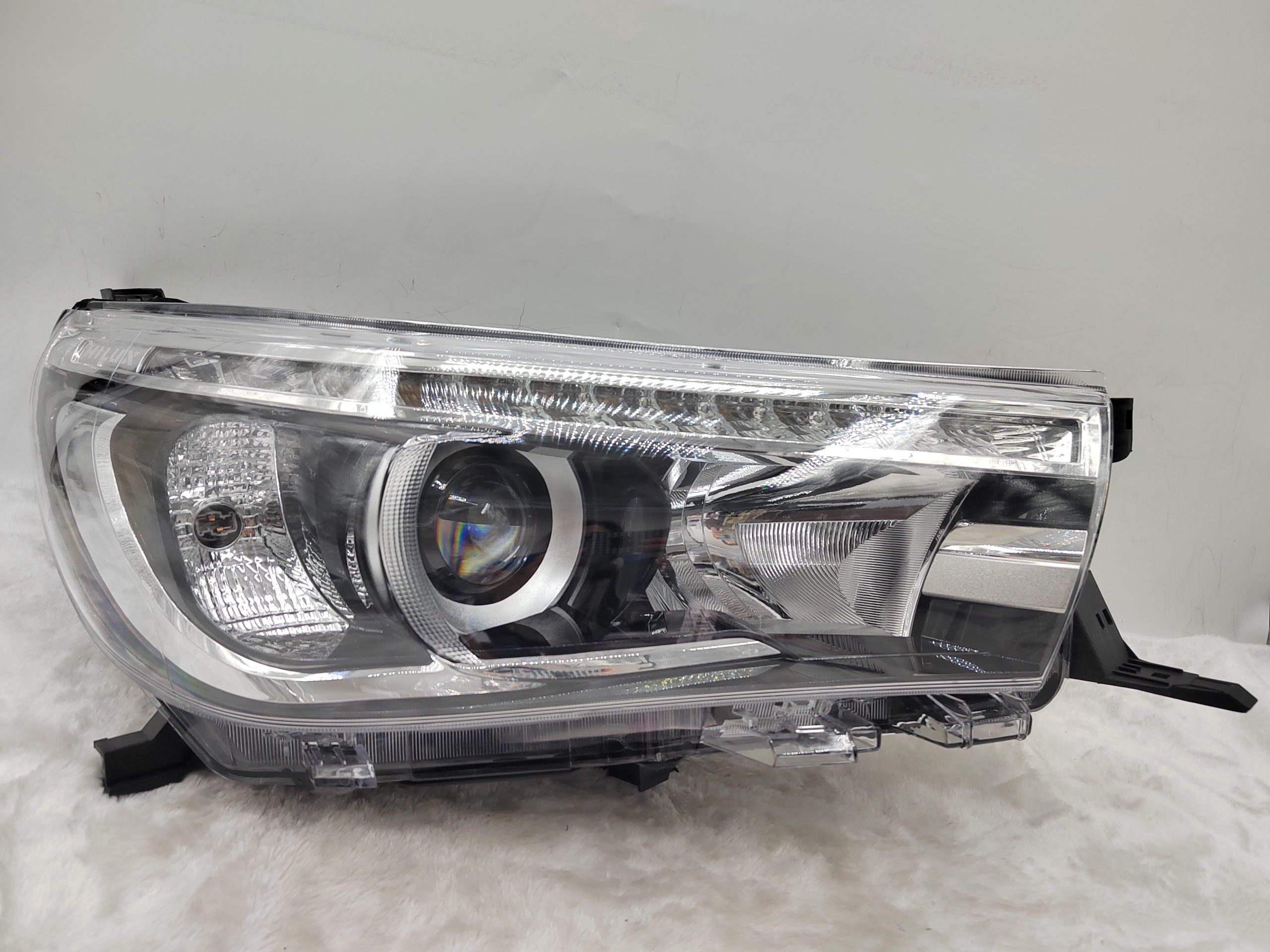 TOYOTA HILUX REVO 2015-2019 LED R.H.S HEADLIGHT ASSEMBLY
