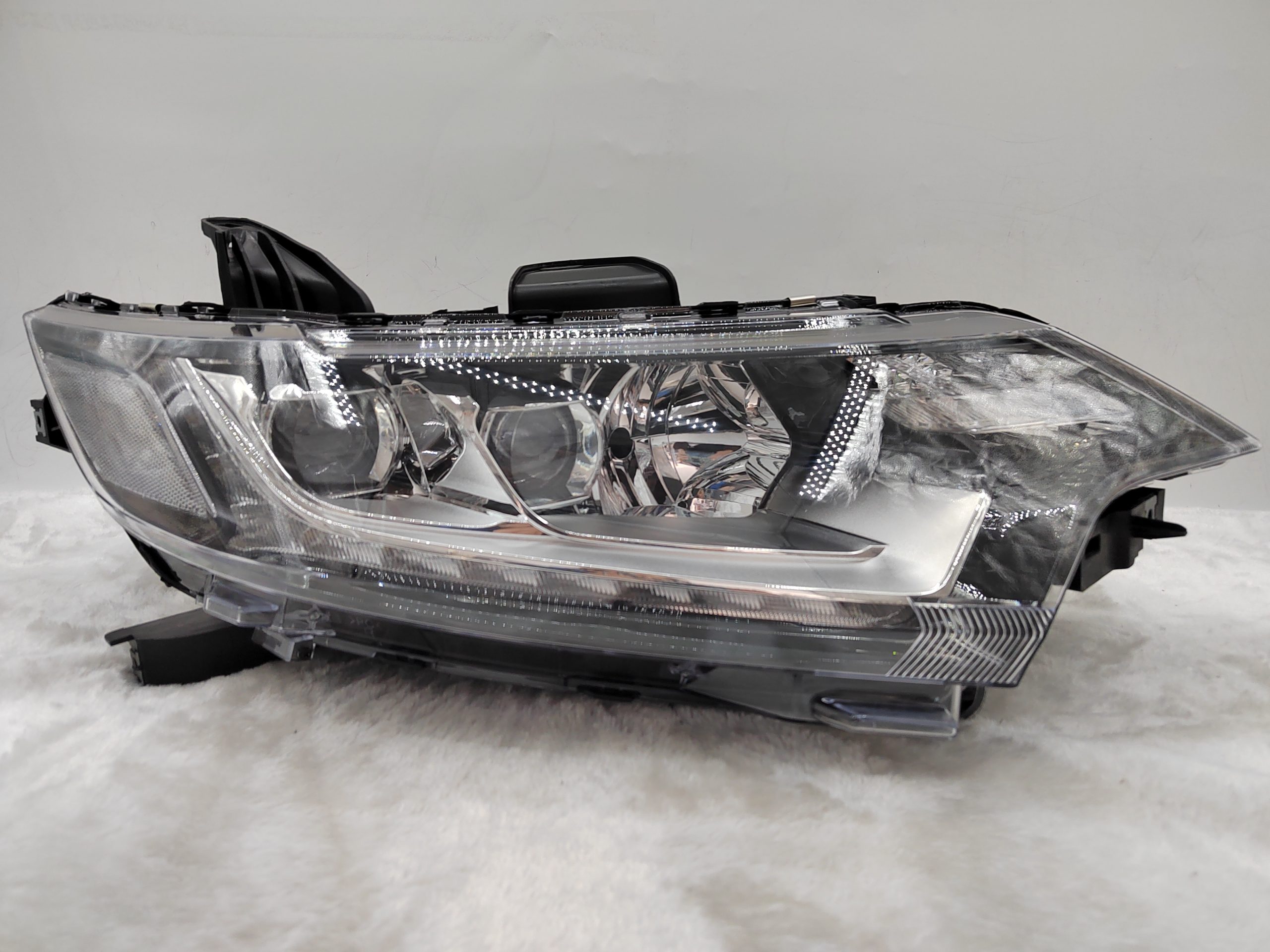 MITSUBISHI OUTLANDER 2016-2020 LED R.H.S HEADLIGHT ASSEMBLY