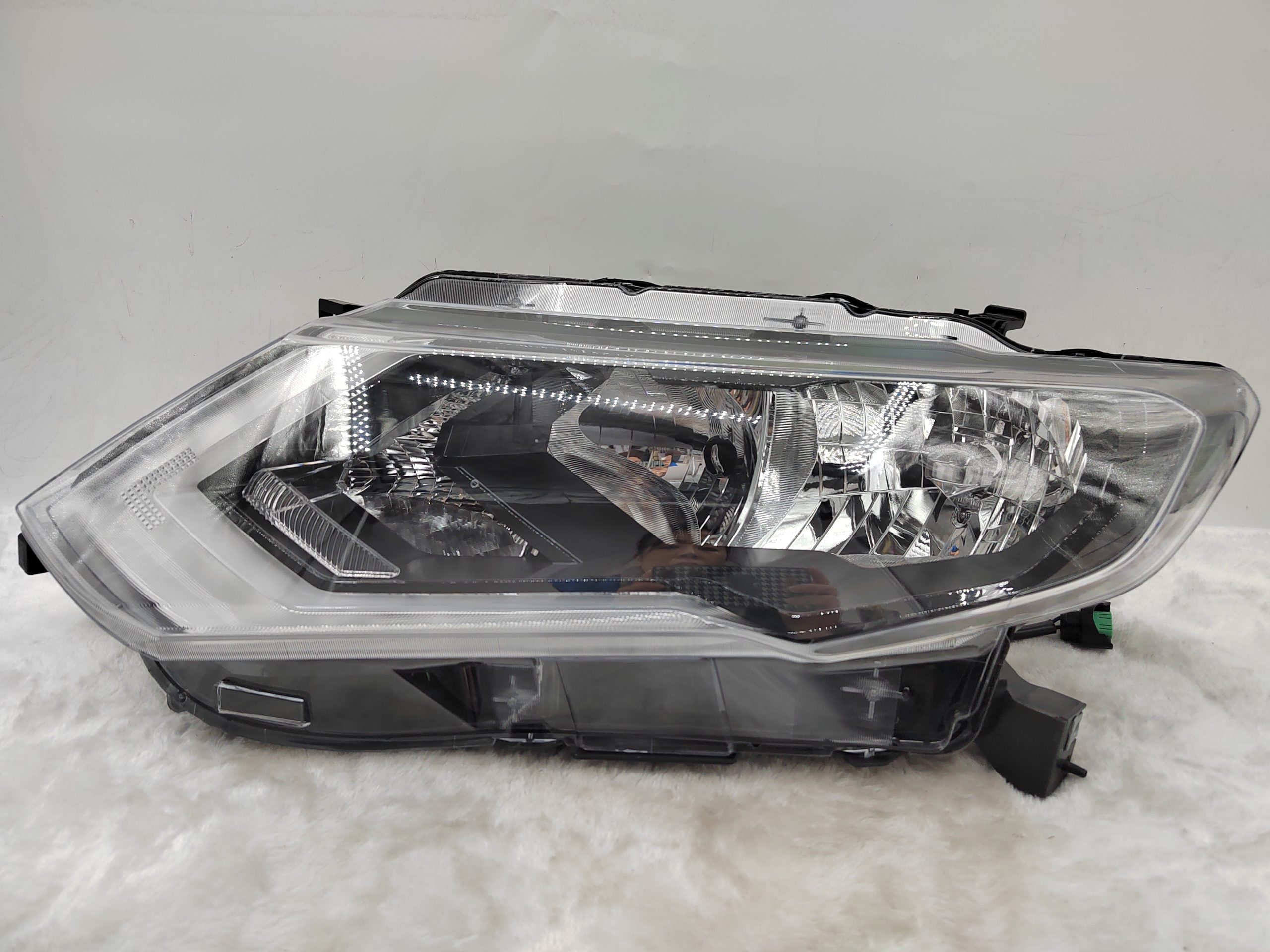 NISSAN X-TRAIL T32 2017-2019 HALOGEN L.H.S HEADLIGHT ASSEMBLY