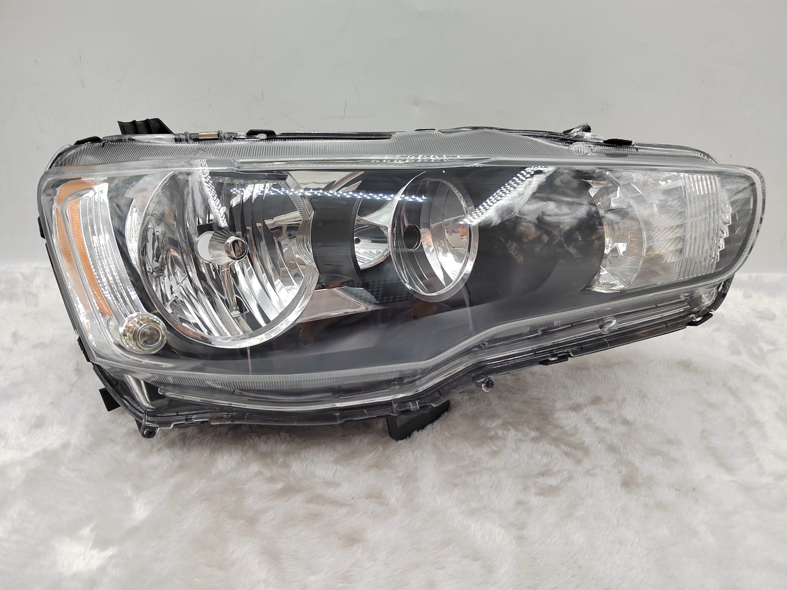 MITSUBISHI LANCER 2008-2018 HALOGEN R.H.S HEADLIGHT ASSEMBLY