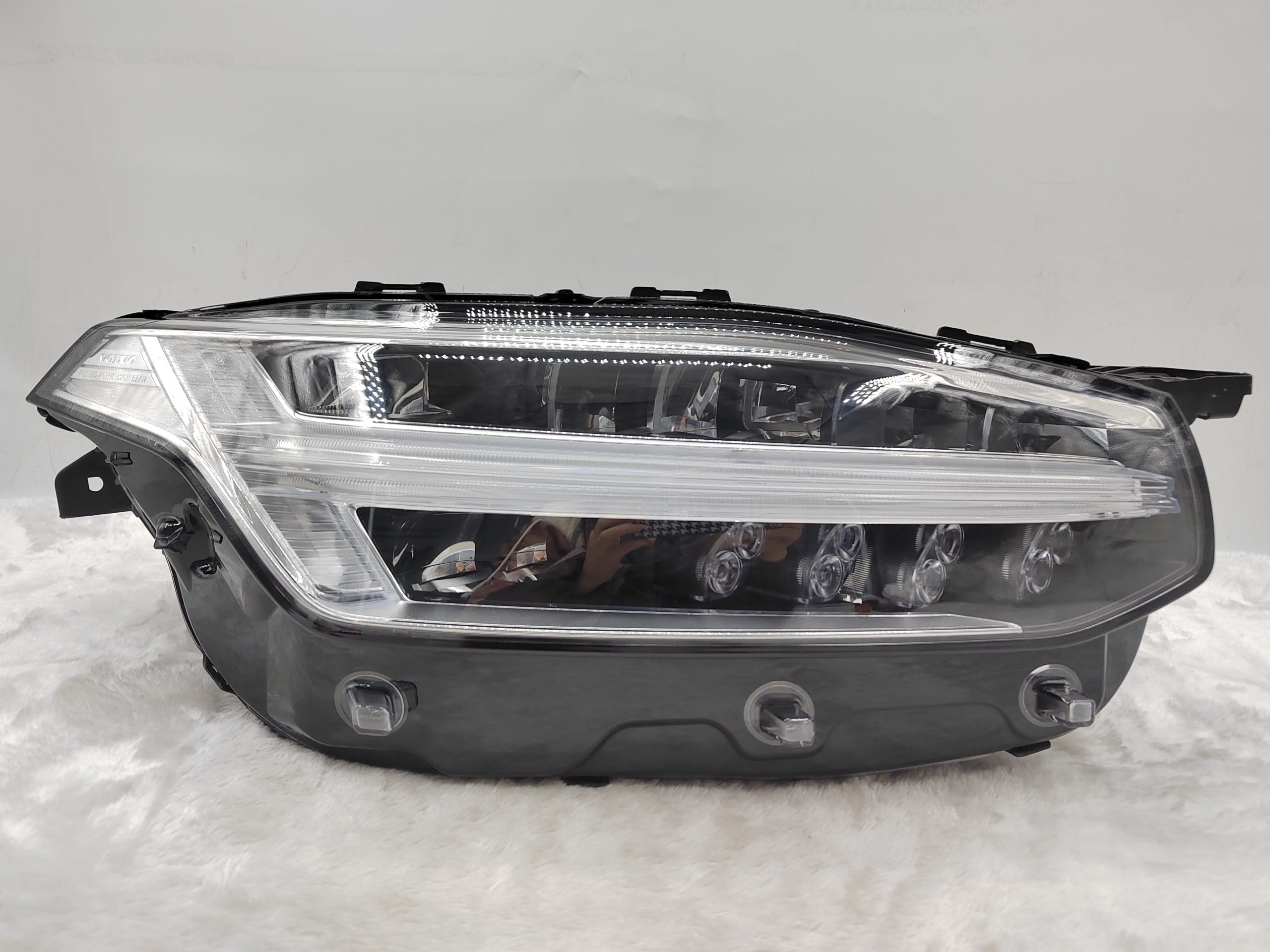 VOLVO XC90 T6 T8 2015-2023 LED R.H.S HEADLIGHT ASSEMBLY