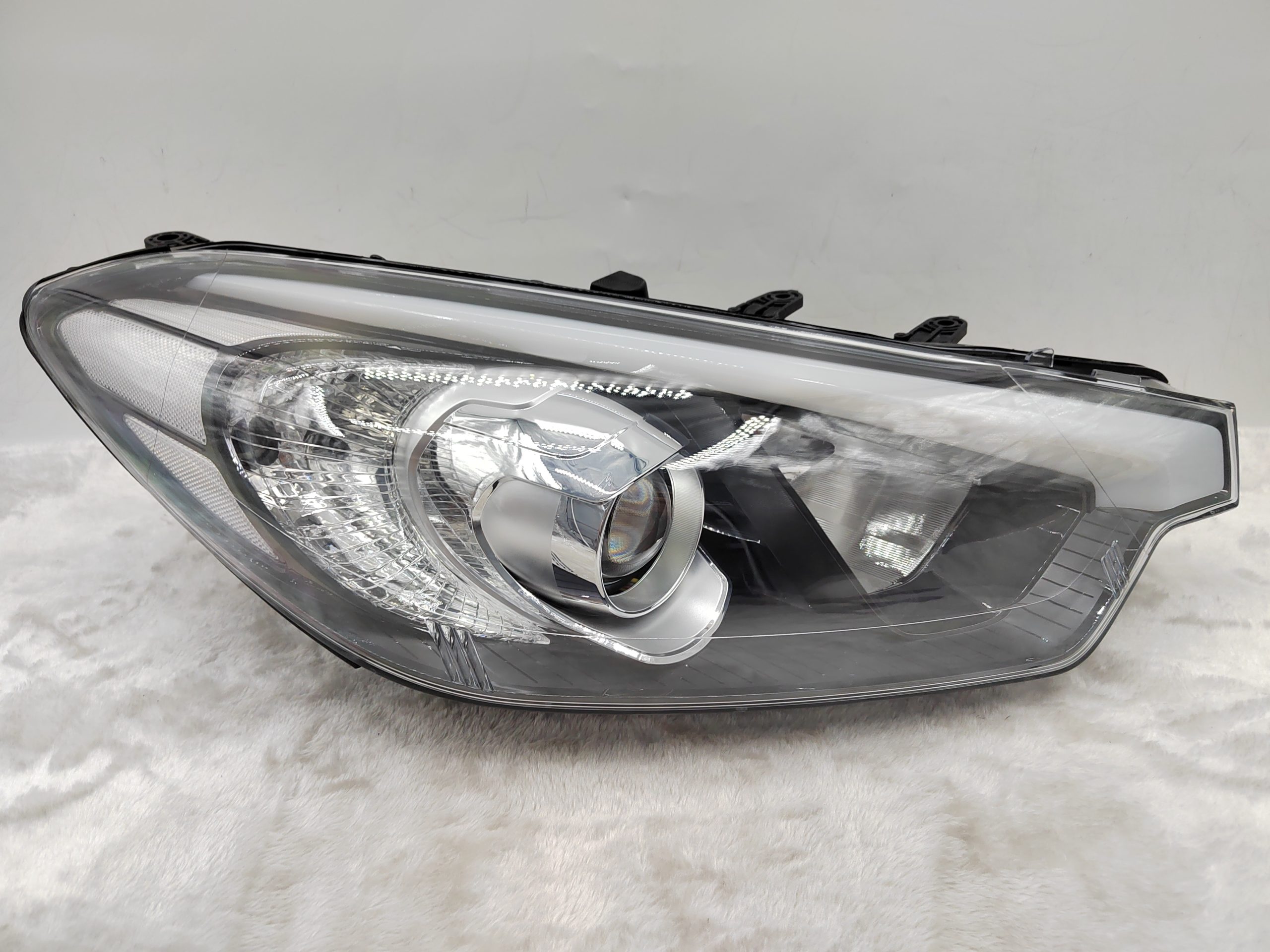 KIA CERATO 2013-2015 HALOGEN R.H.S HEADLIGHT ASSEMBLY