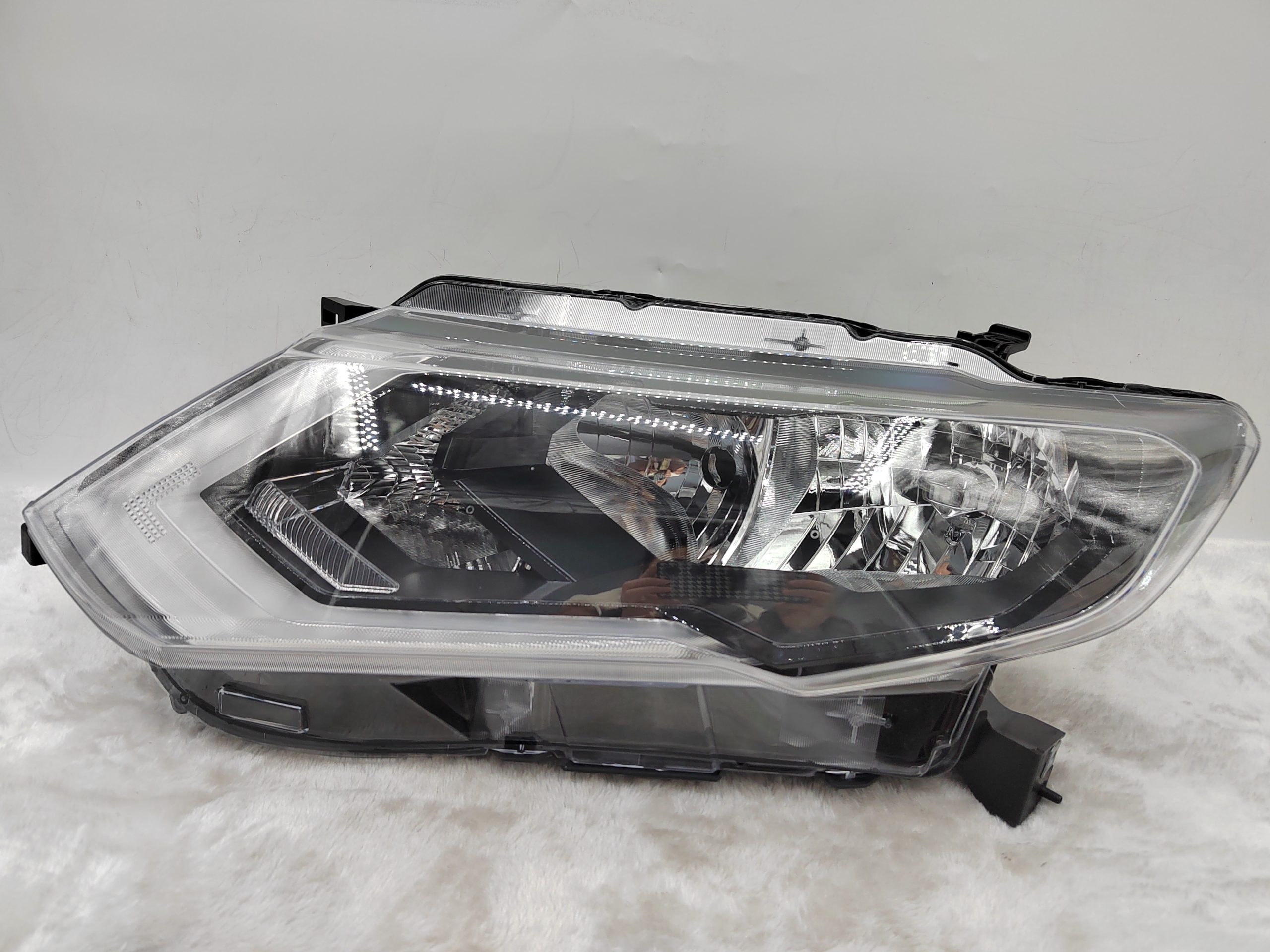 NISSAN X-TRAIL T32 2017-2019 HALOGEN L.H.S HEADLIGHT ASSEMBLY