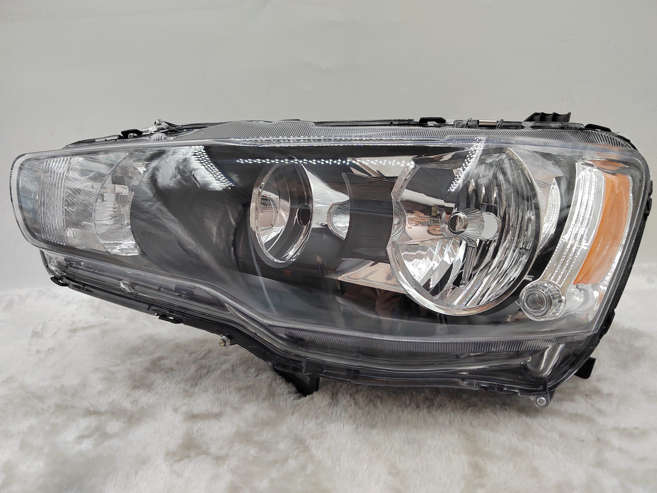 MITSUBISHI LANCER 2008-2018 HALOGEN L.H.S HEADLIGHT ASSEMBLY