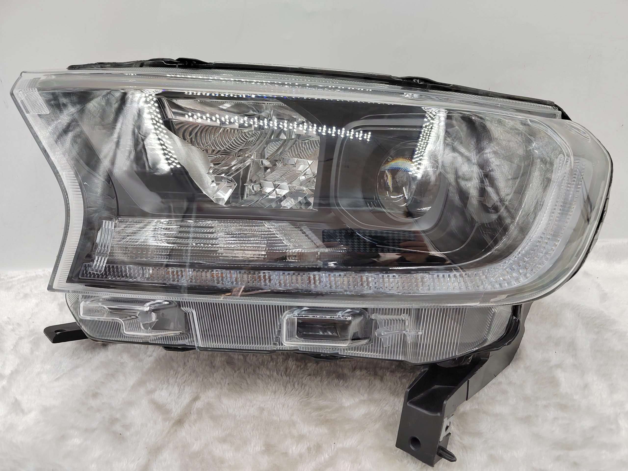 FORD EVEREST RANGER 2020-2021 LED L.H.S HEADLIGHT ASSEMBLY