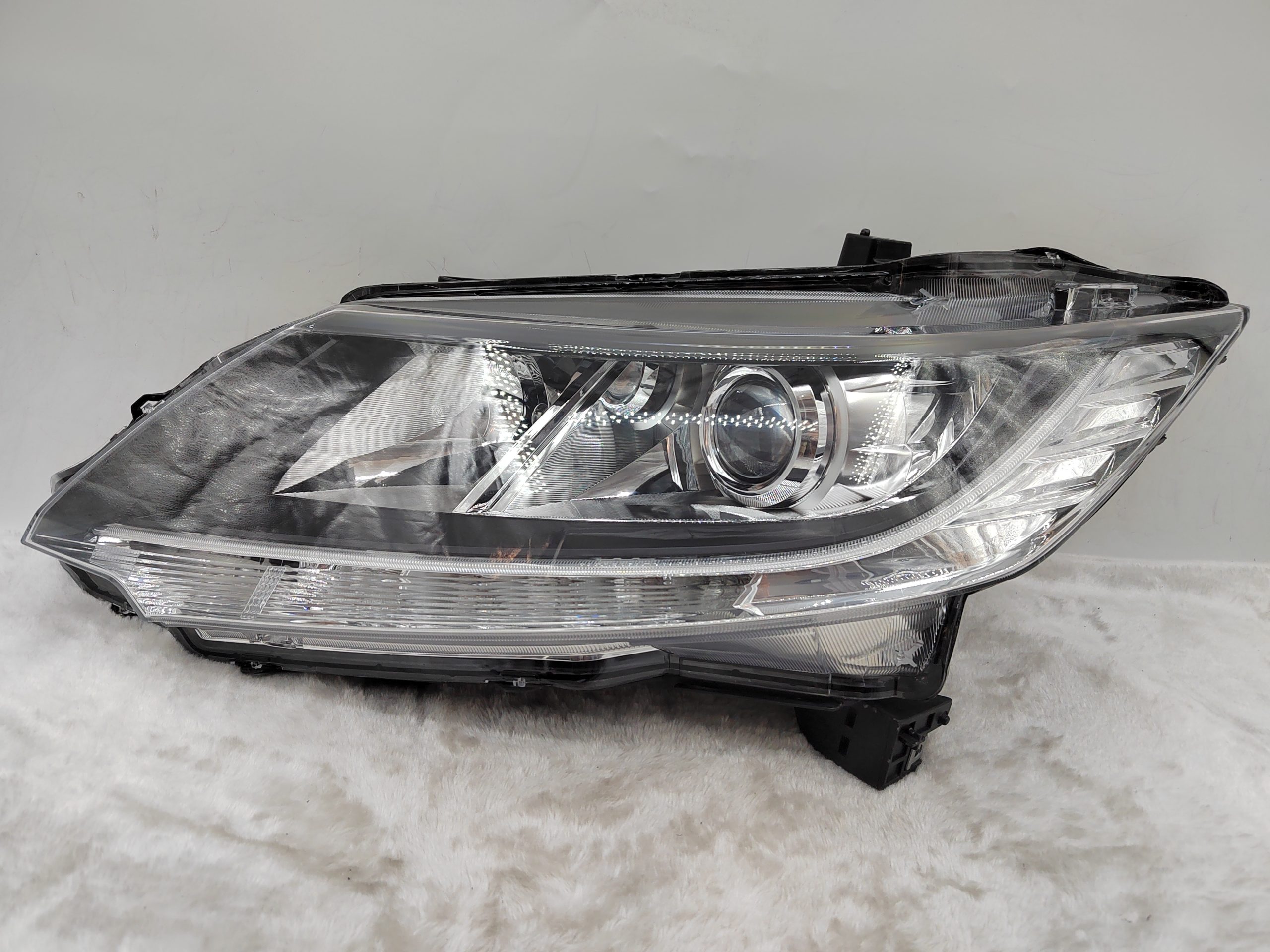 HONDA ODYSSEY DBA-RC1 2015-2017 HALOGEN L.H.S HEADLIGHT ASSEMBLY