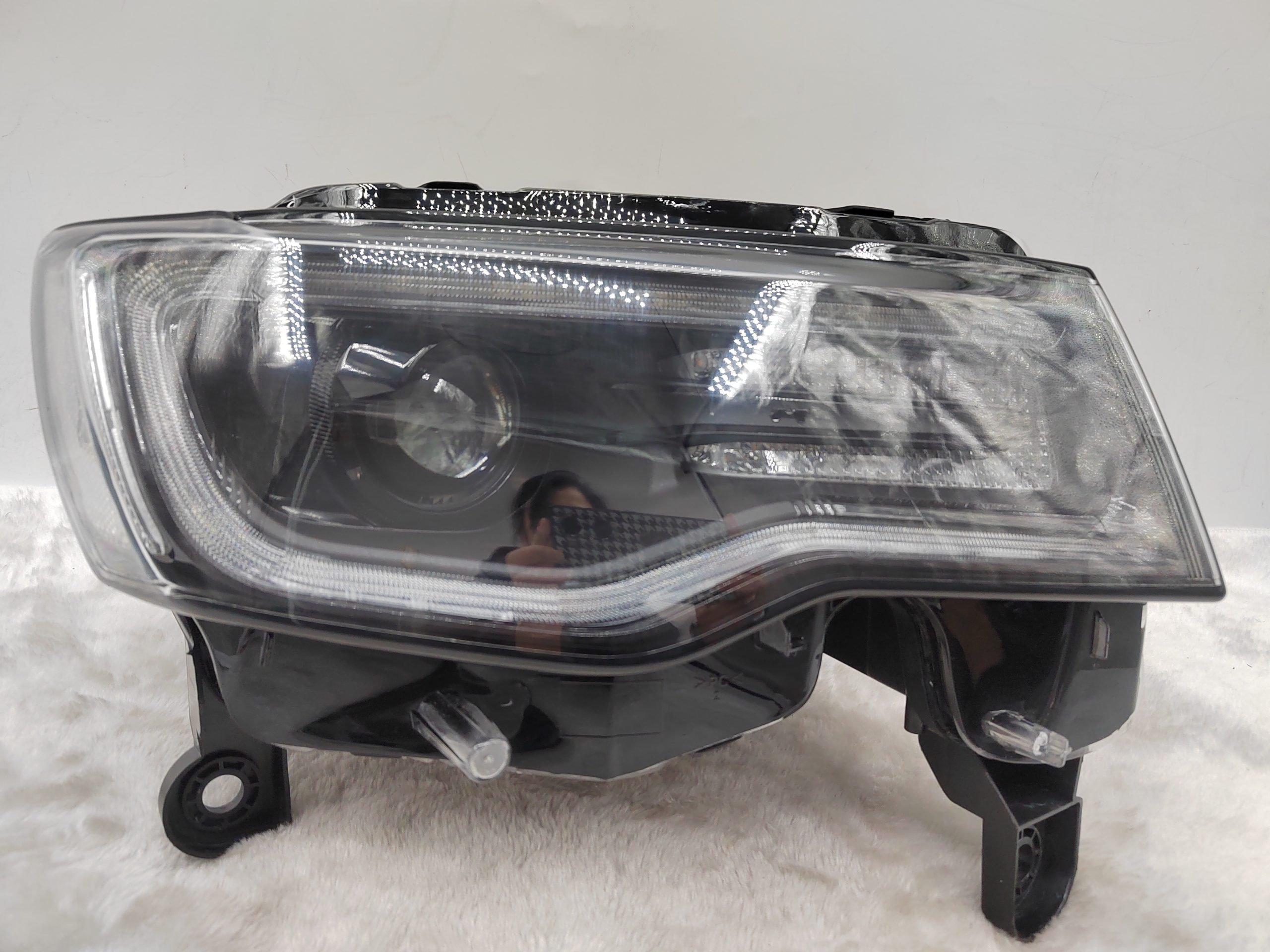 JEEP GRAND CHEROKEE 2014-2021 XENON R.H.S HEADLIGHT ASSEMBLY