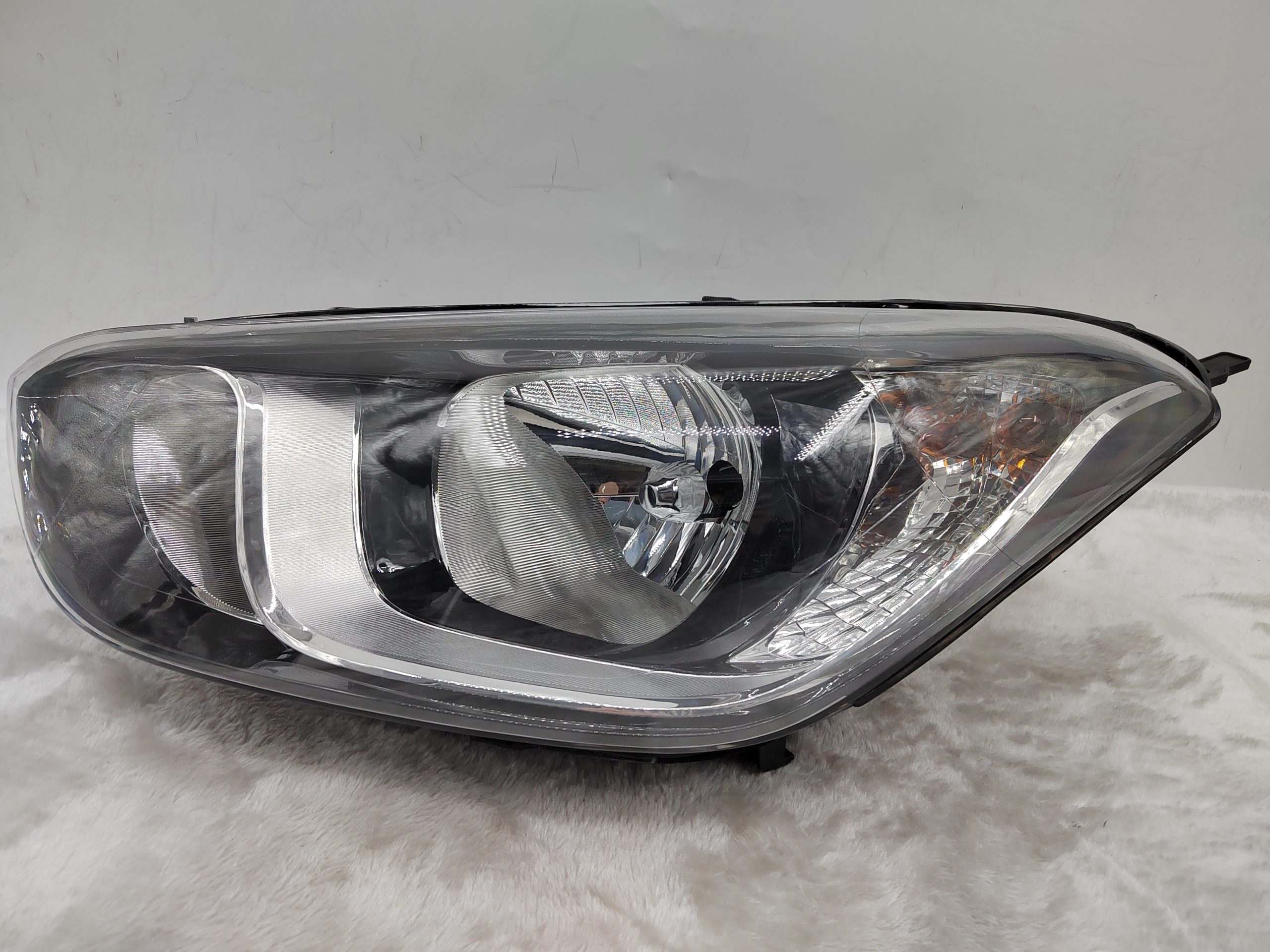 HYUNDAI I20 2012-2014 HALOGEN L.H.S HEADLIGHT ASSEMBLY