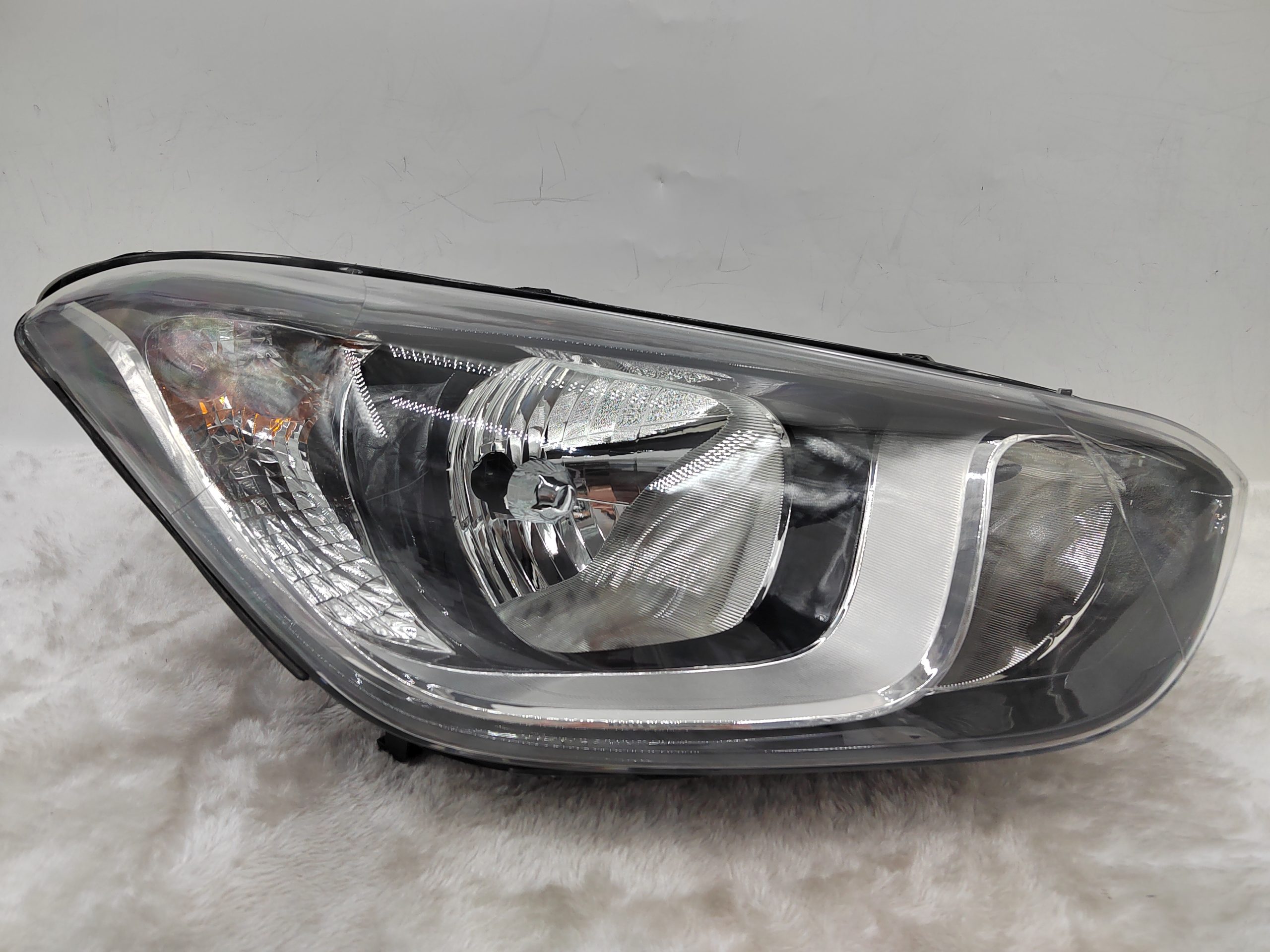 HYUNDAI I20 2012-2014 HALOGEN R.H.S HEADLIGHT ASSEMBLY