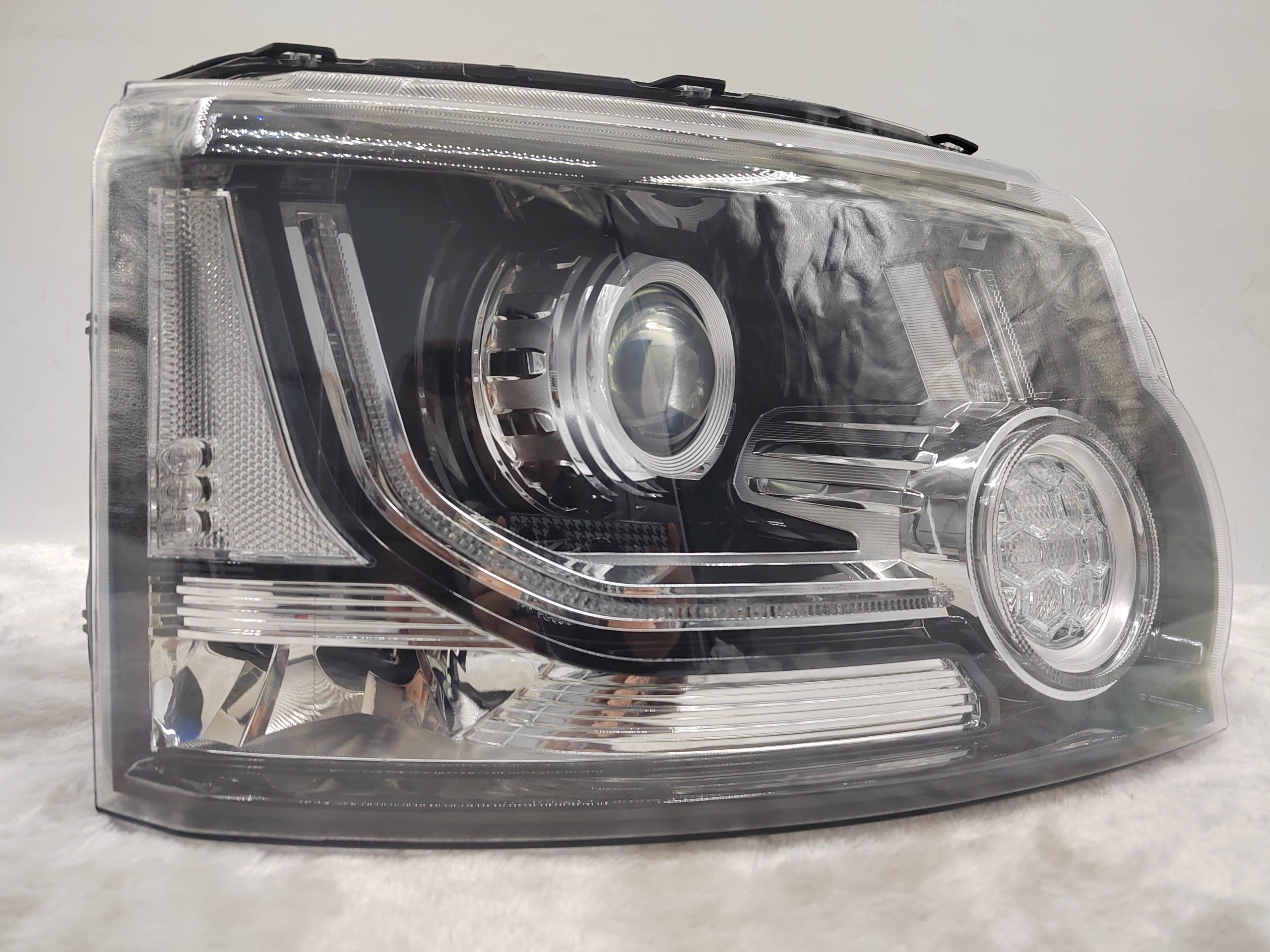 LAND ROVER DISCOVERY IV 2014-2016 XENON R.H.S HEADLIGHT ASSEMBLY
