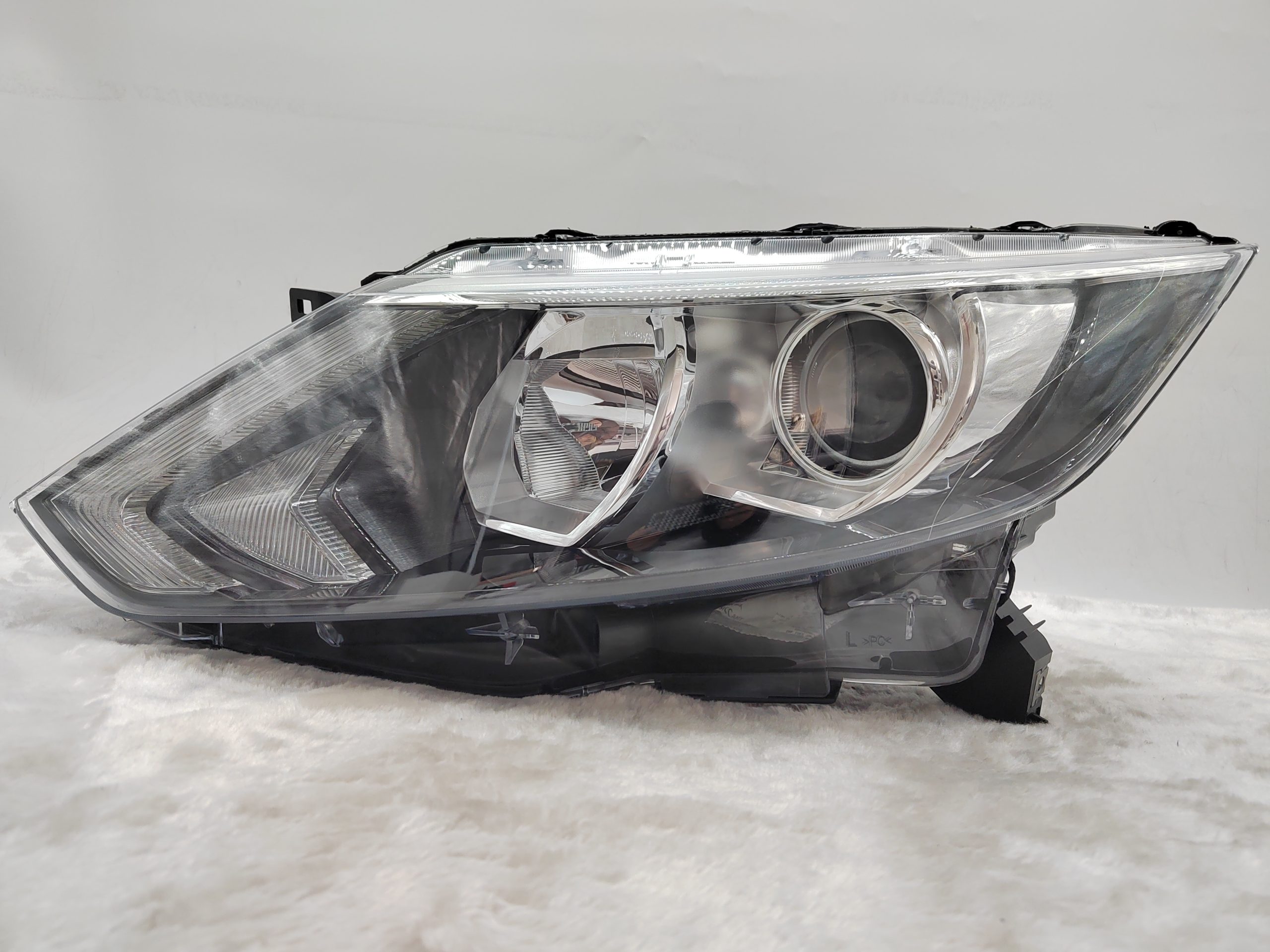 NISSAN QASHQAI J11 2014-2016 HALOGEN L.H.S HEADLIGHT ASSEMBLY
