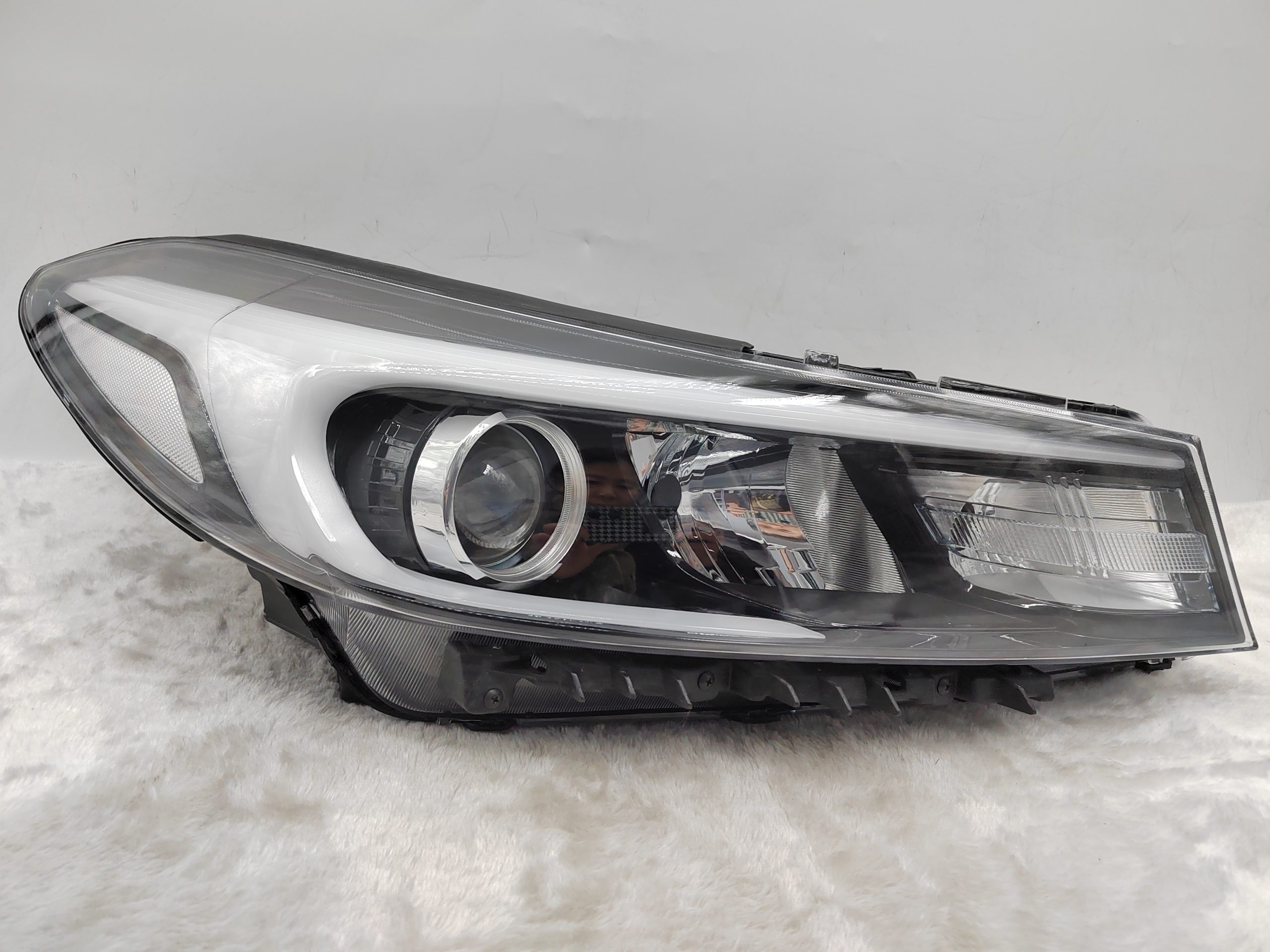 KIA CERATO 2016-2017 HALOGEN R.H.S HEADLIGHT ASSEMBLY