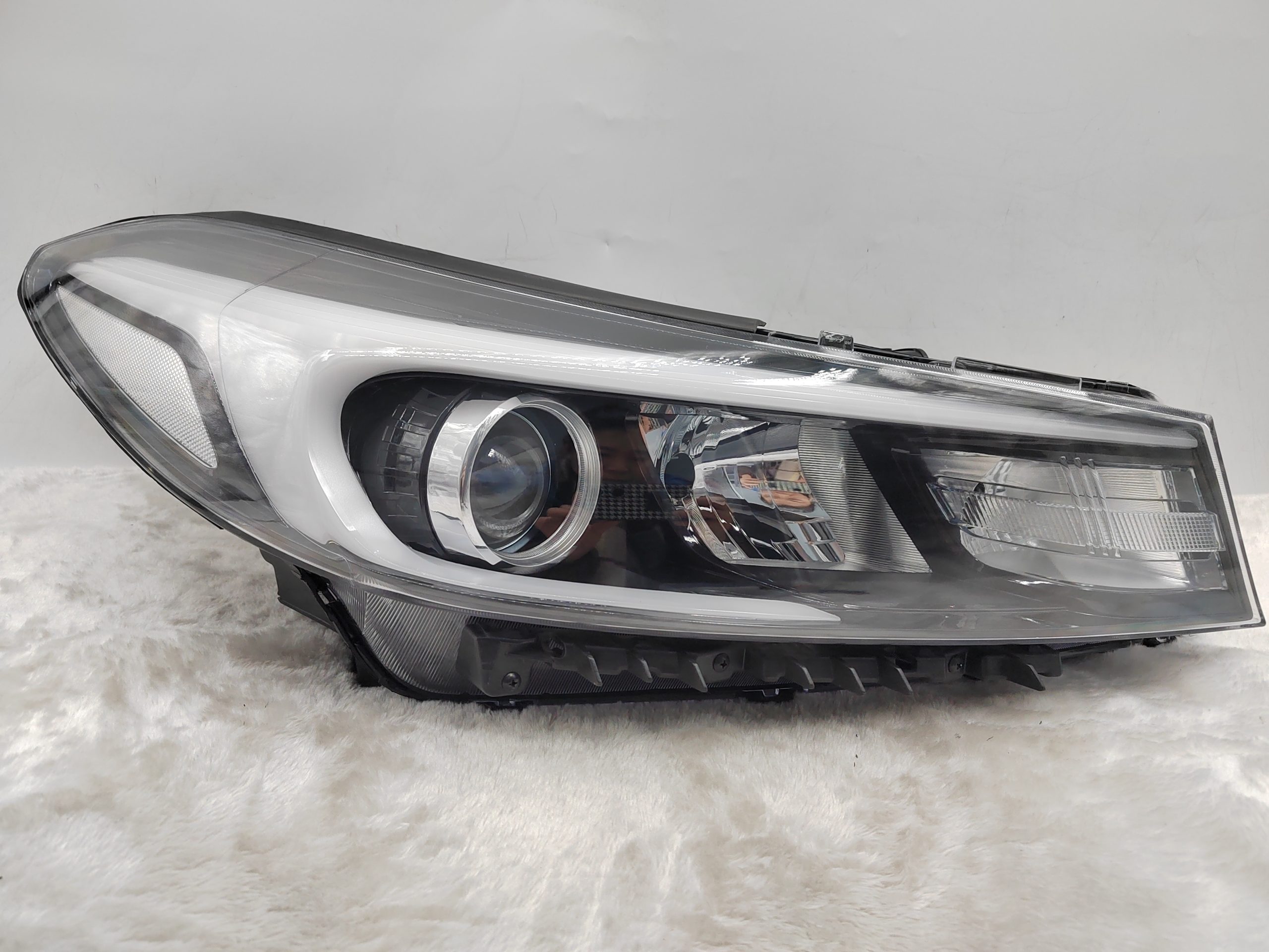 KIA CERATO 2016-2017 HALOGEN R.H.S HEADLIGHT ASSEMBLY