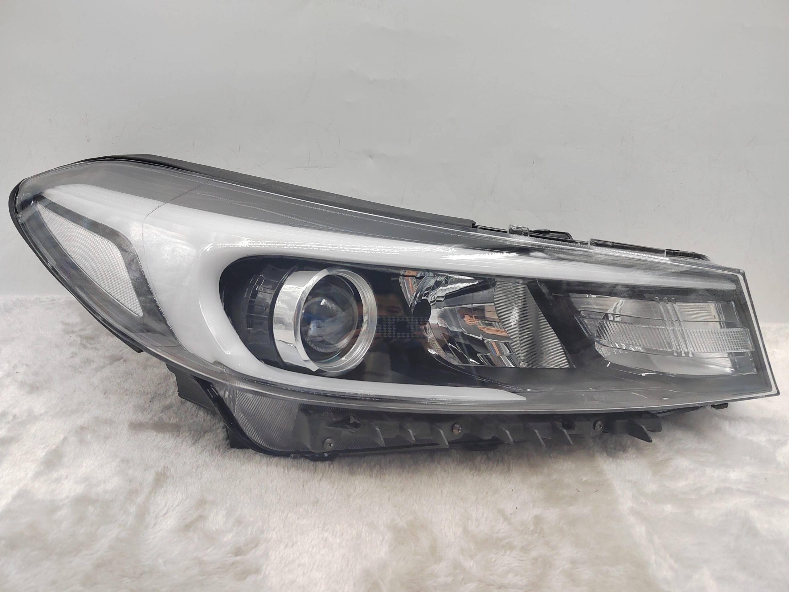 KIA CERATO 2016-2017 HALOGEN R.H.S HEADLIGHT ASSEMBLY