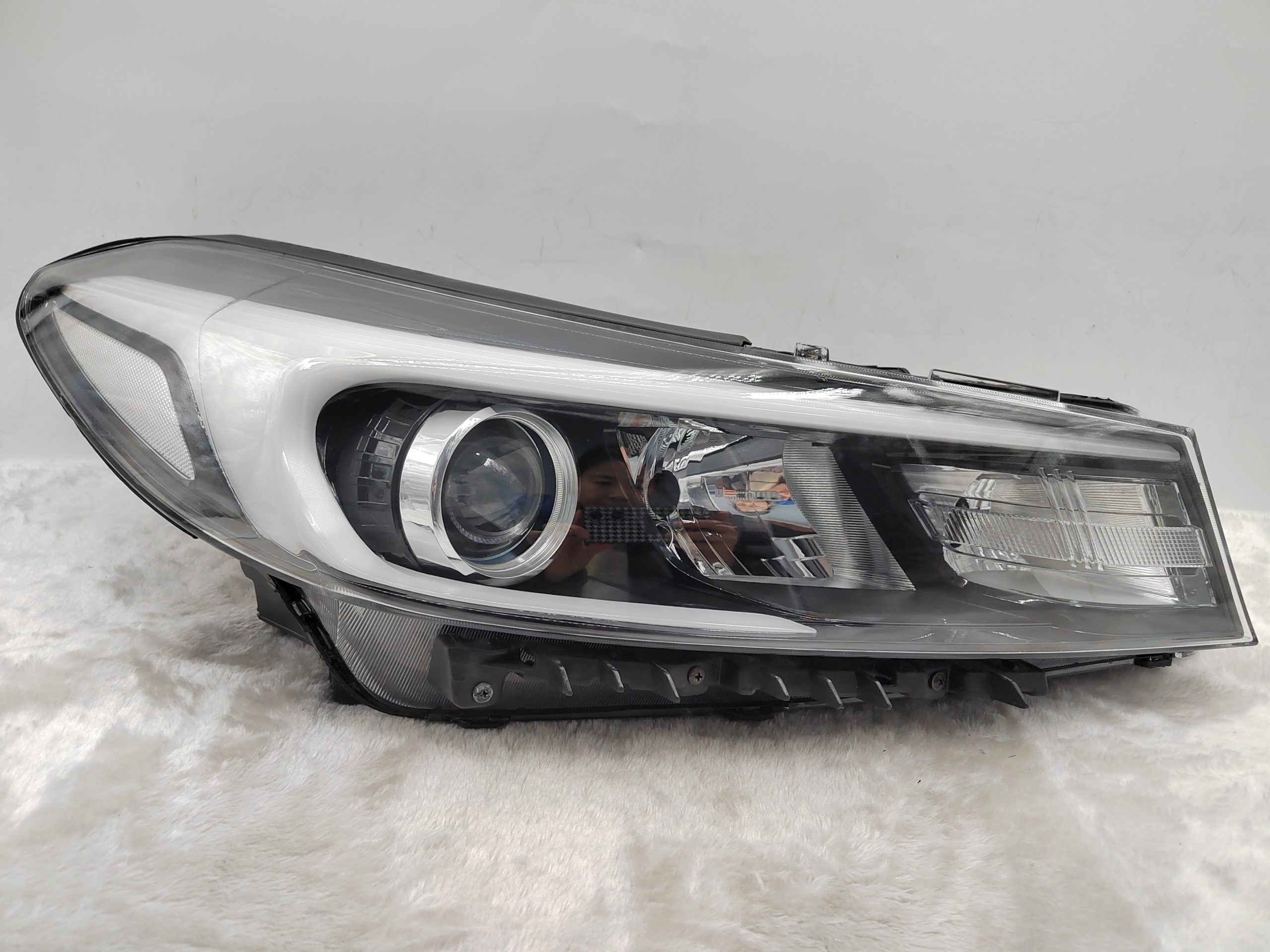 KIA CERATO 2016-2017 HALOGEN R.H.S HEADLIGHT ASSEMBLY