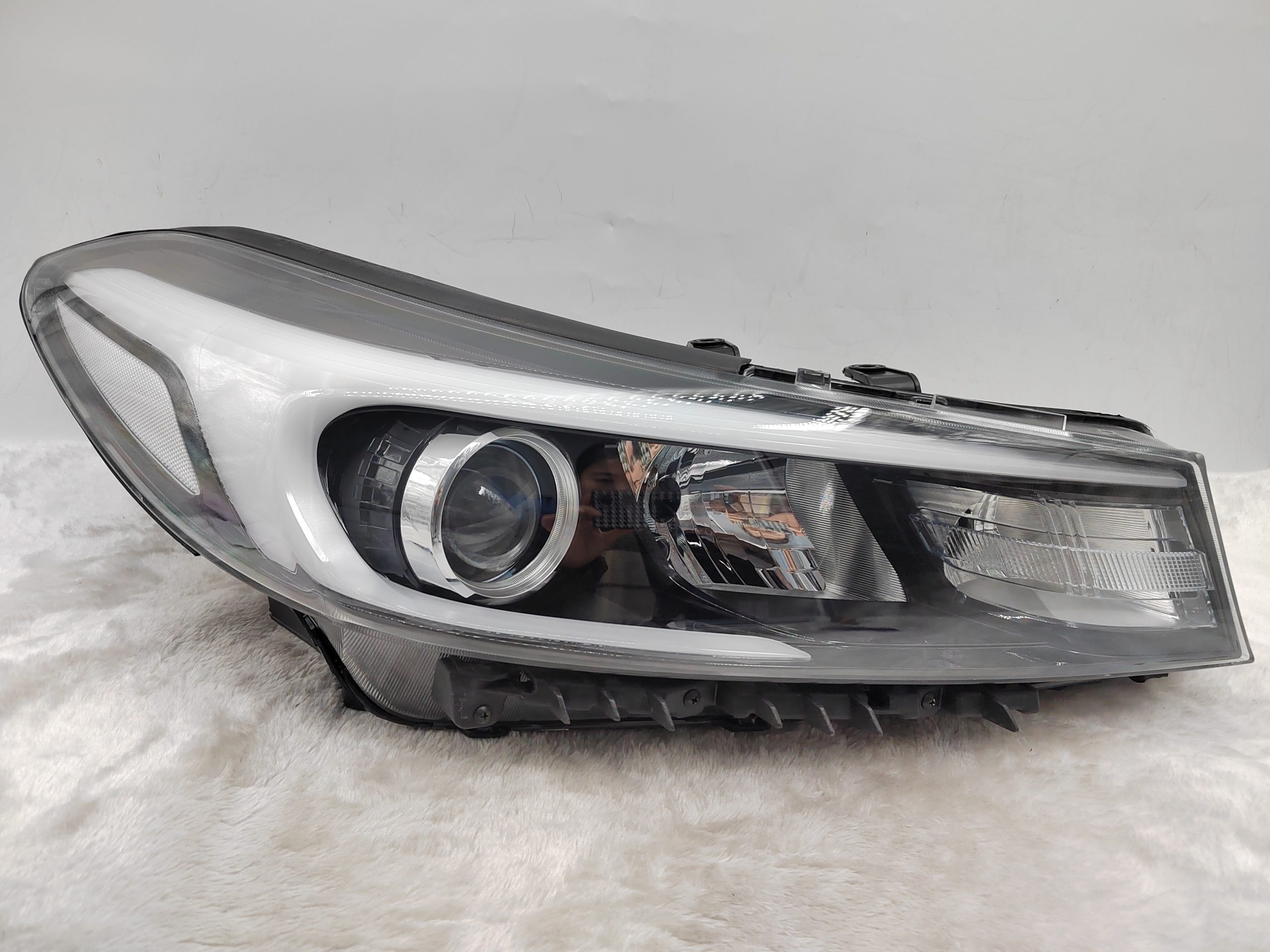 KIA CERATO 2016-2017 HALOGEN R.H.S HEADLIGHT ASSEMBLY