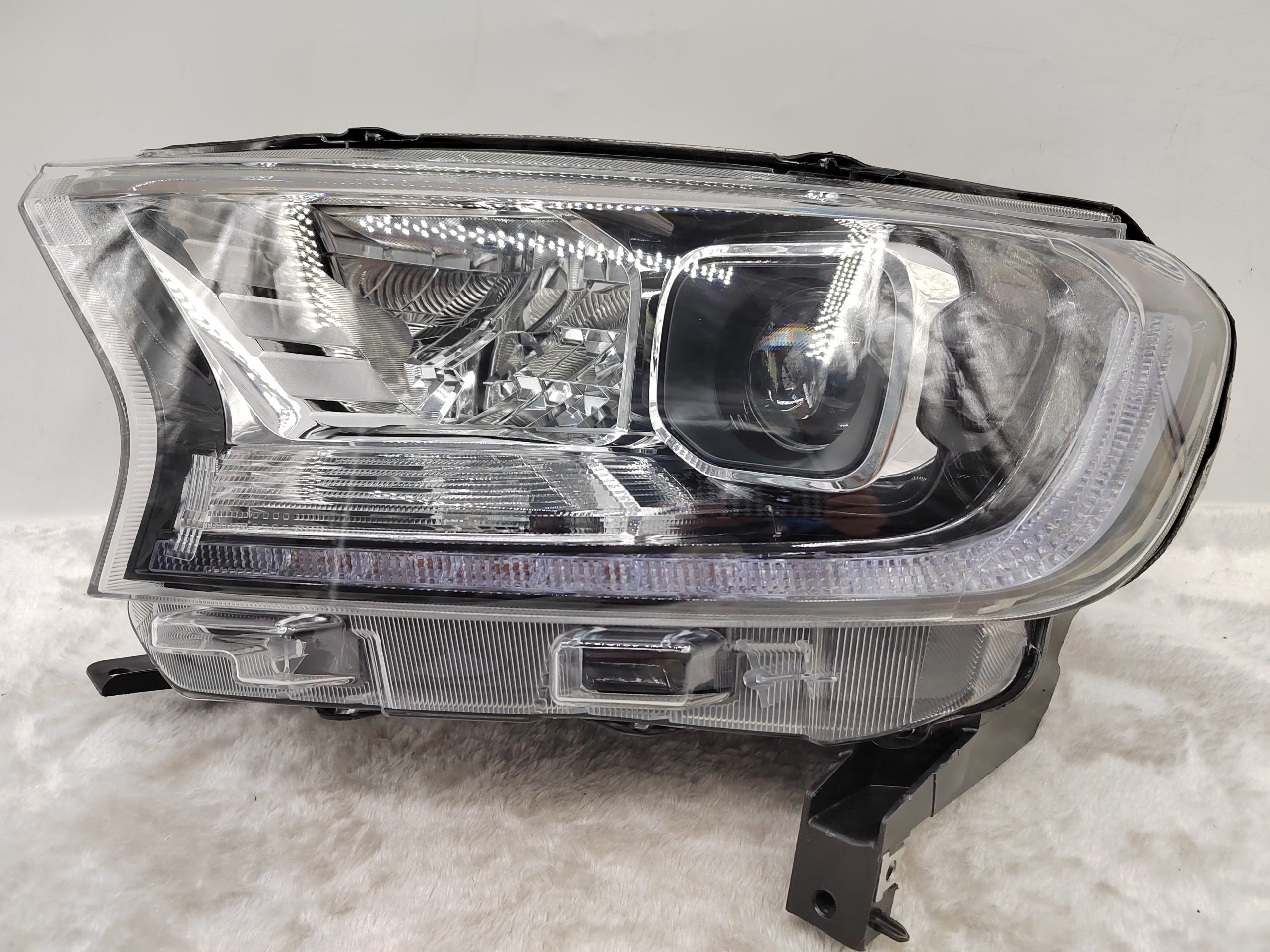 FORD EVEREST RANGER 2020-2021 LED L.H.S HEADLIGHT ASSEMBLY
