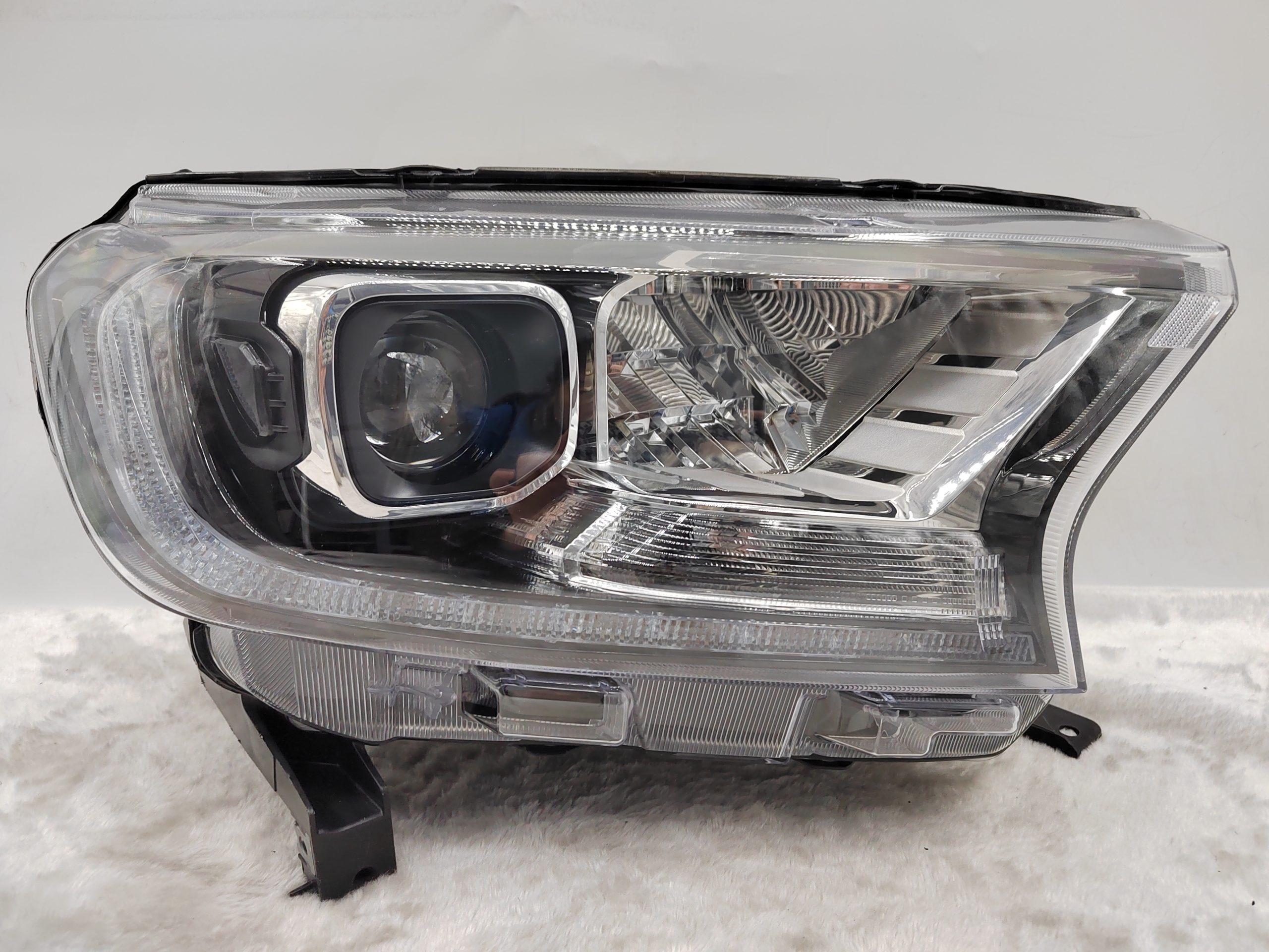 FORD EVEREST RANGER 2020-2021 LED R.H.S HEADLIGHT ASSEMBLY