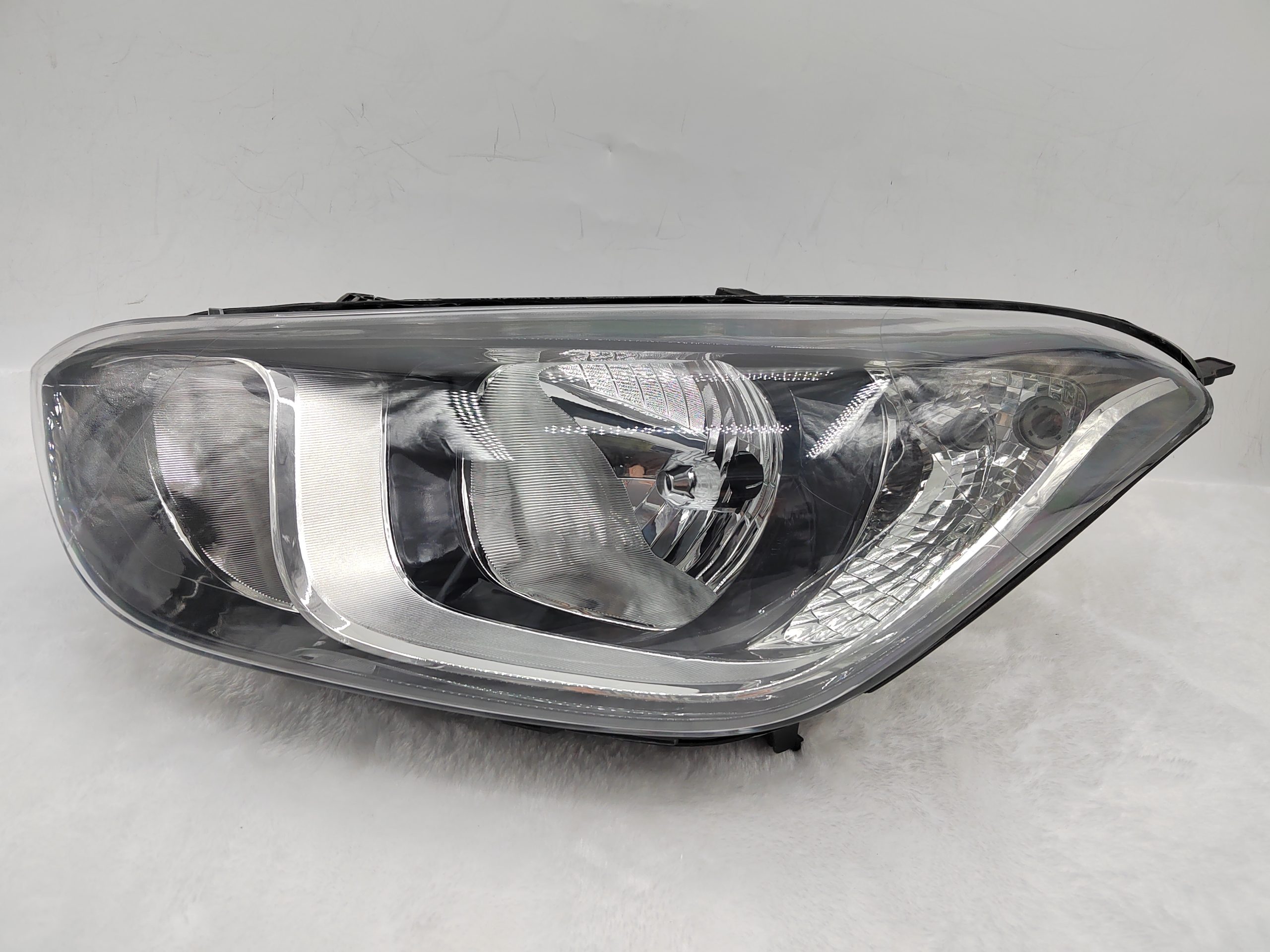 HYUNDAI I20 2012-2014 HALOGEN L.H.S HEADLIGHT ASSEMBLY