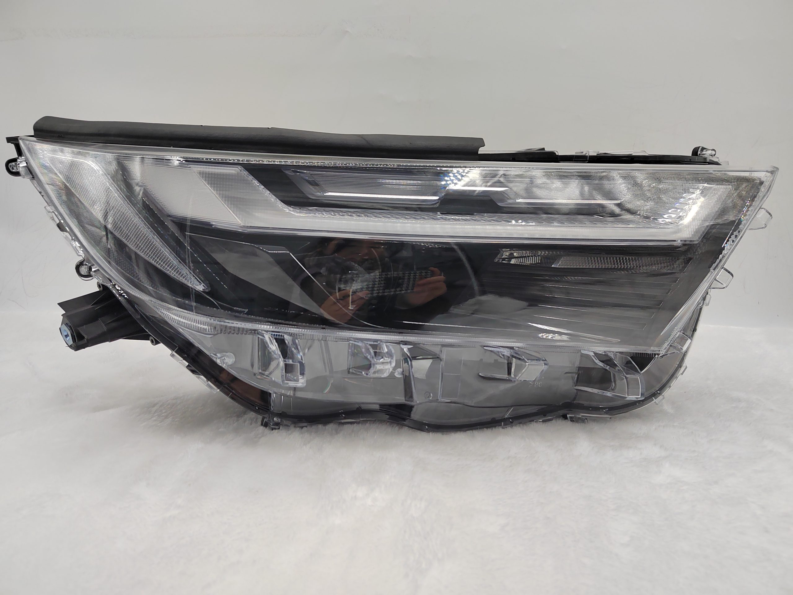 TOYOTA RAV4 2022-2023 LED R.H.S HEADLIGHT ASSEMBLY