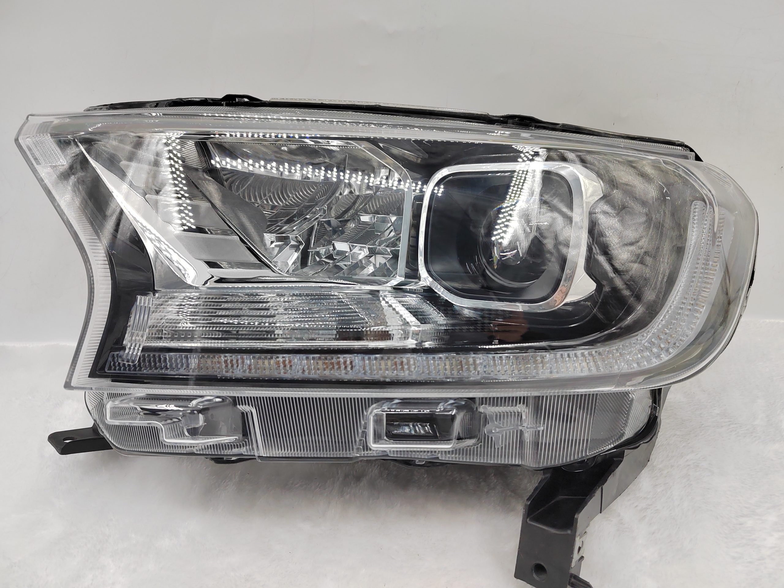 FORD EVEREST RANGER 2020-2021 LED L.H.S HEADLIGHT ASSEMBLY