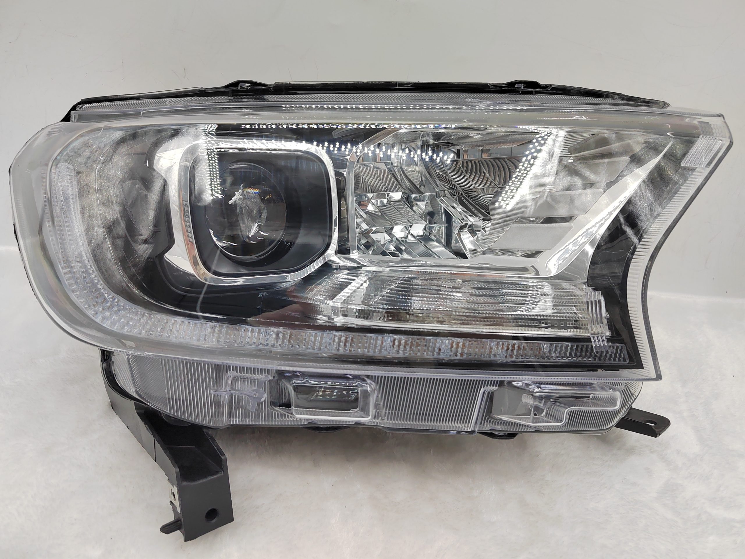 FORD EVEREST RANGER 2020-2021 LED R.H.S HEADLIGHT ASSEMBLY