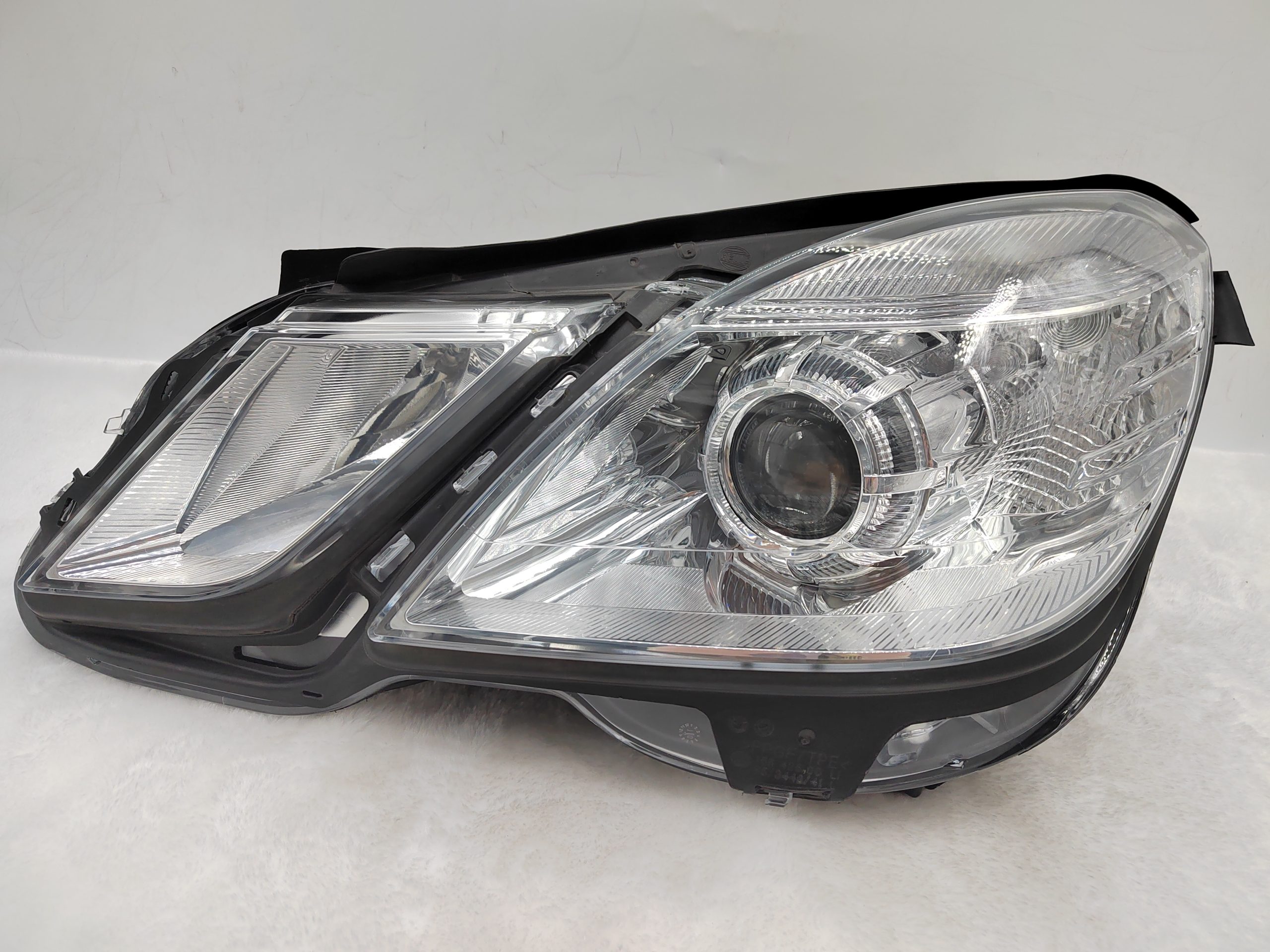 MERCEDES-BENZ E-CLASS W212 2010-2013 HALOGEN L.H.S HEADLIGHT ASSEMBLY