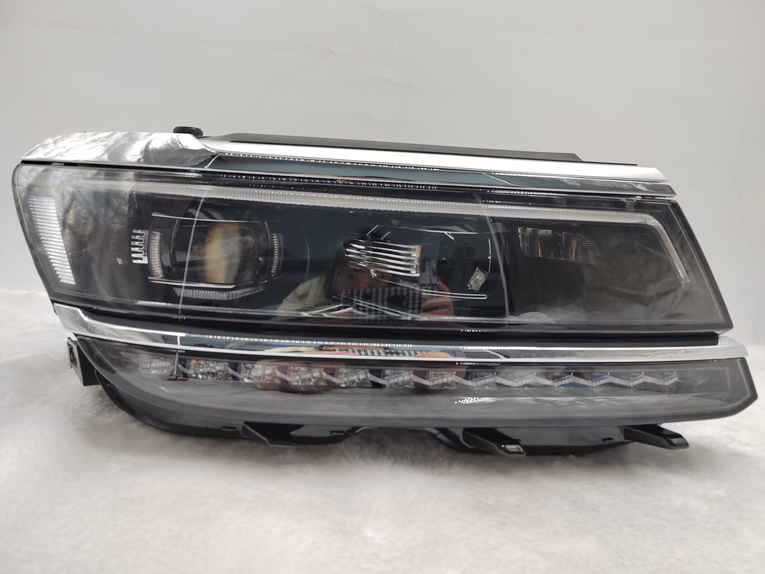 VOLKSWAGEN TIGUAN 2017-2020 LED R.H.S HEADLIGHT ASSEMBLY