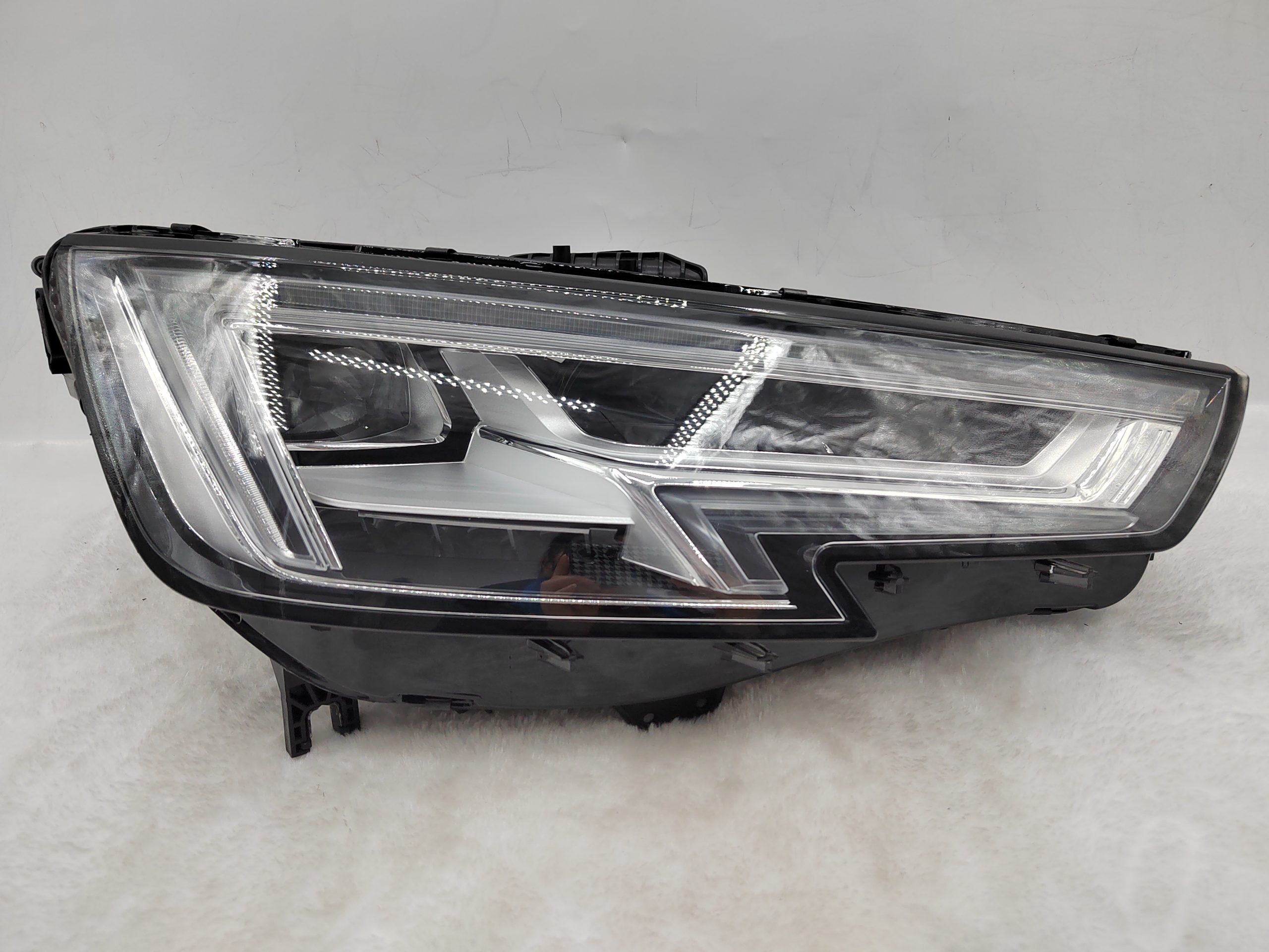 AUDI A4 2015-2019 LED R.H.S HEADLIGHT ASSEMBLY