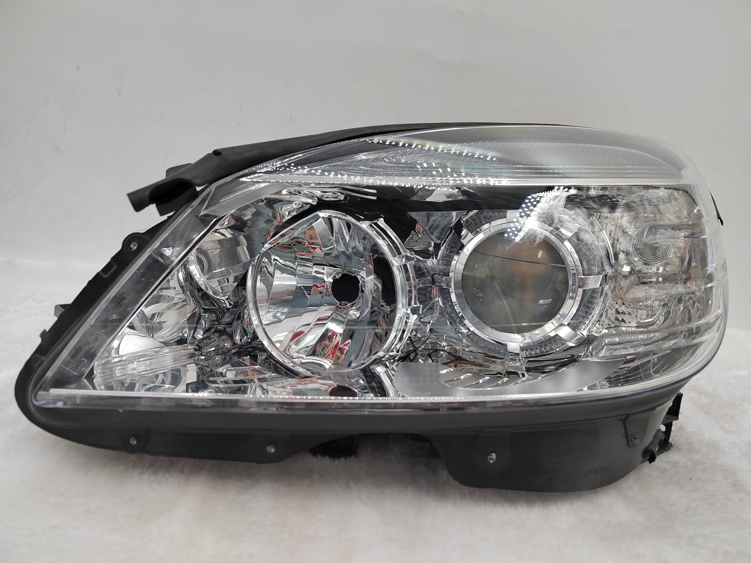 MERCEDES-BENZ C-CLASS W204 2007-2011 HALOGEN L.H.S HEADLIGHT ASSEMBLY