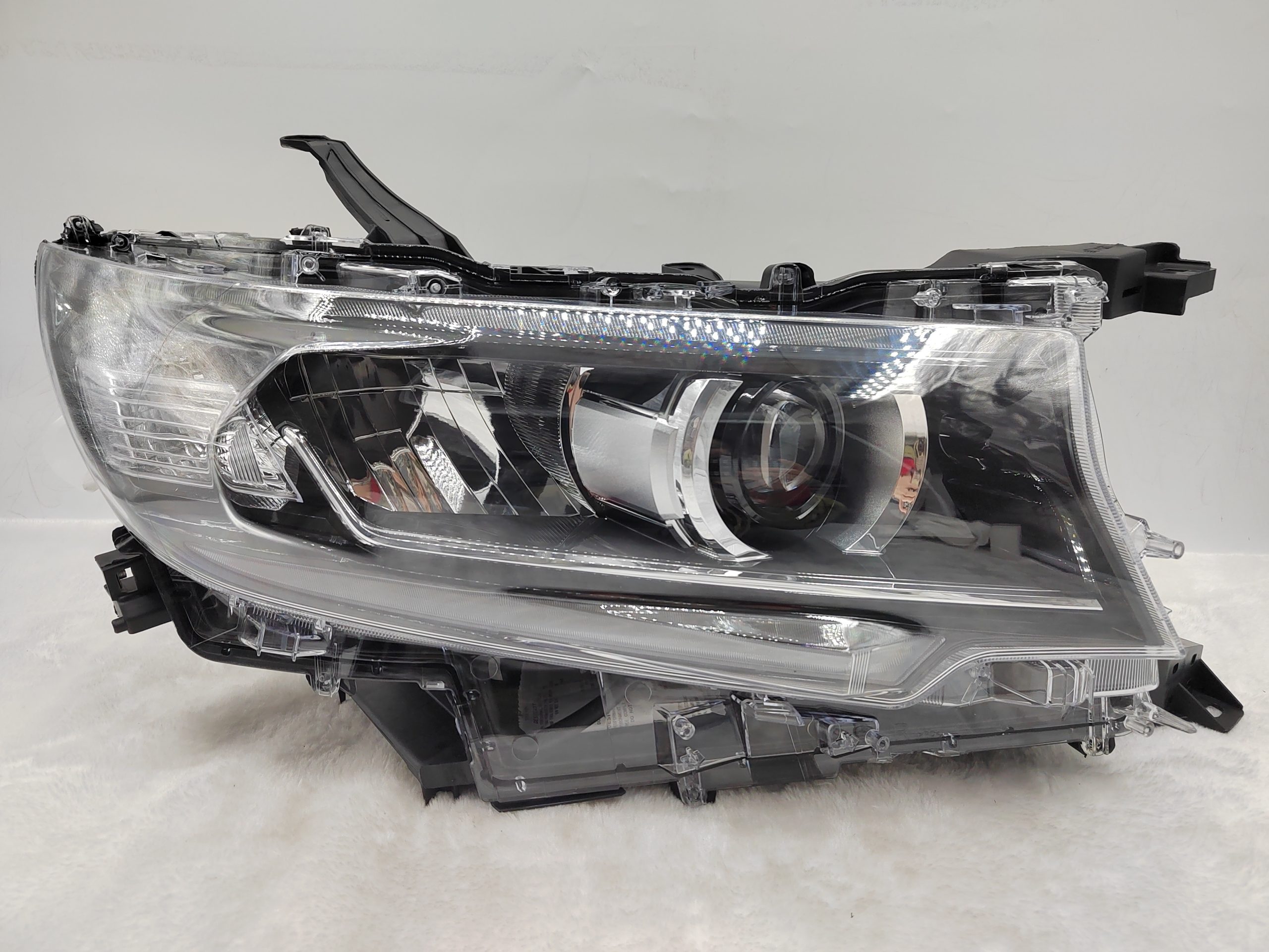 TOYOTA LANDCRUISER PRADO 150 GDJ150R 2018-2022 LED R.H.S HEADLIGHT ASSEMBLY