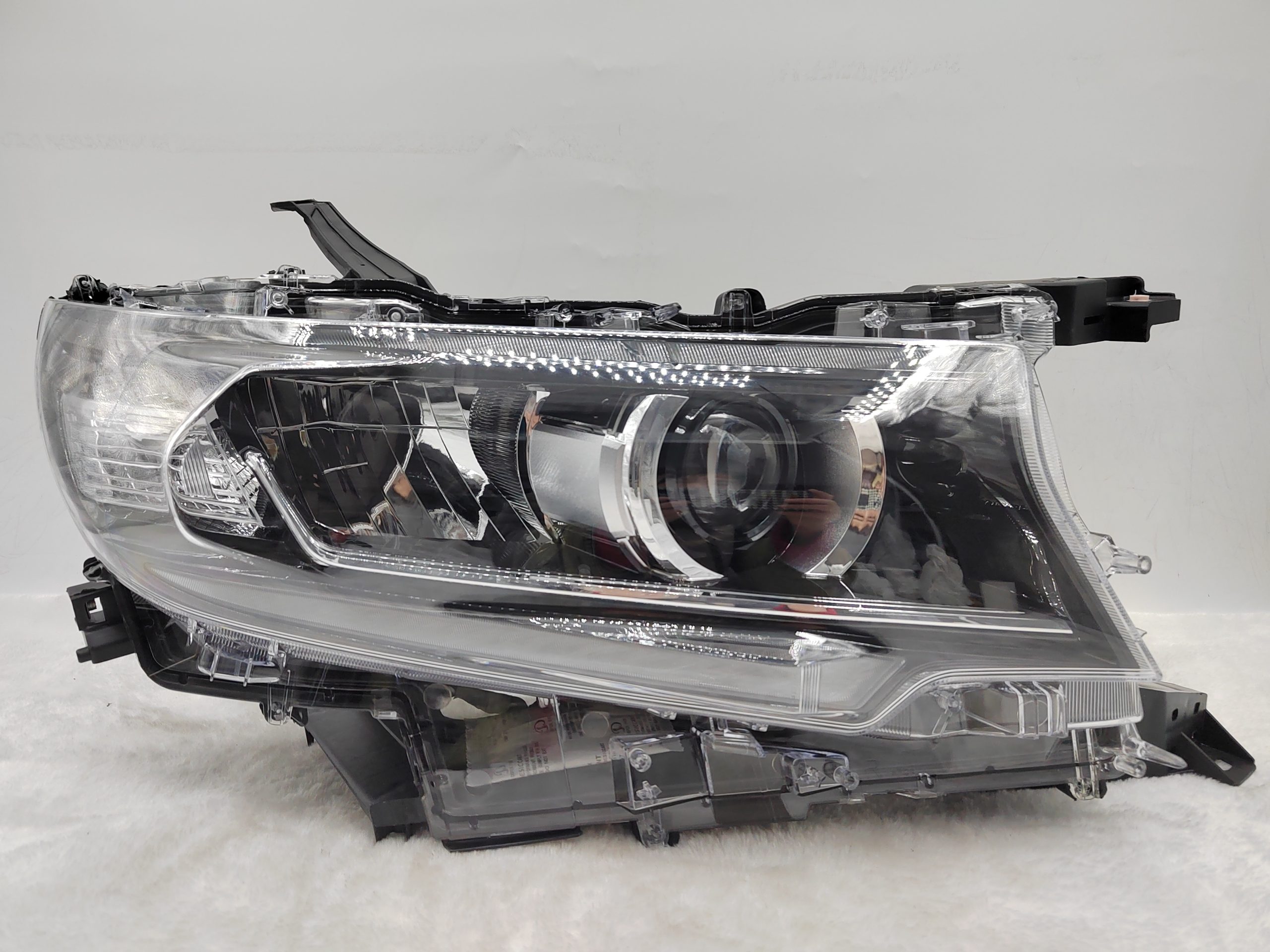 TOYOTA LANDCRUISER PRADO 150 GDJ150R 2018-2022 LED R.H.S HEADLIGHT ASSEMBLY